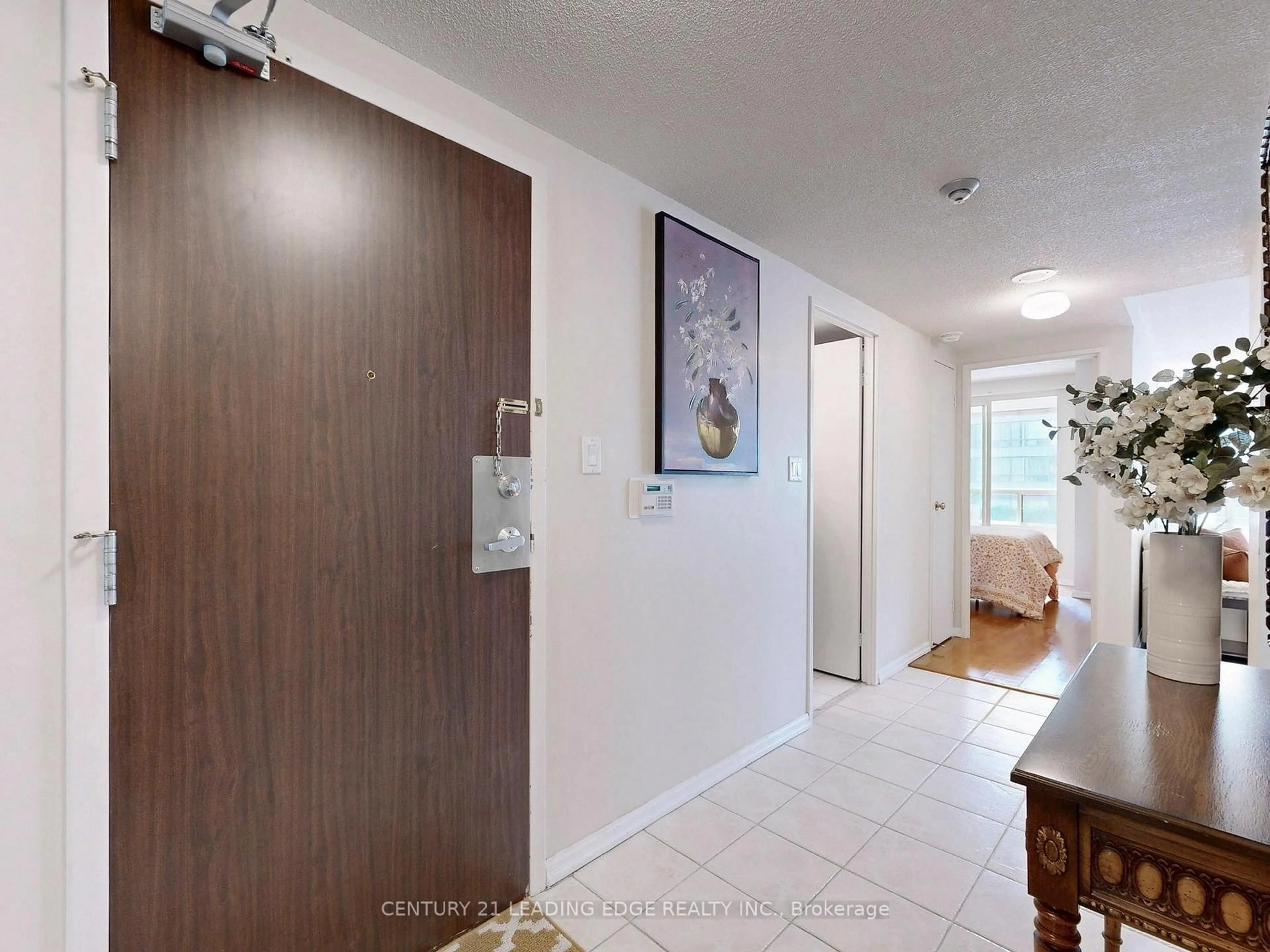 Indoor entryway for 5785 Yonge St #205, Toronto Ontario M2M 4J2