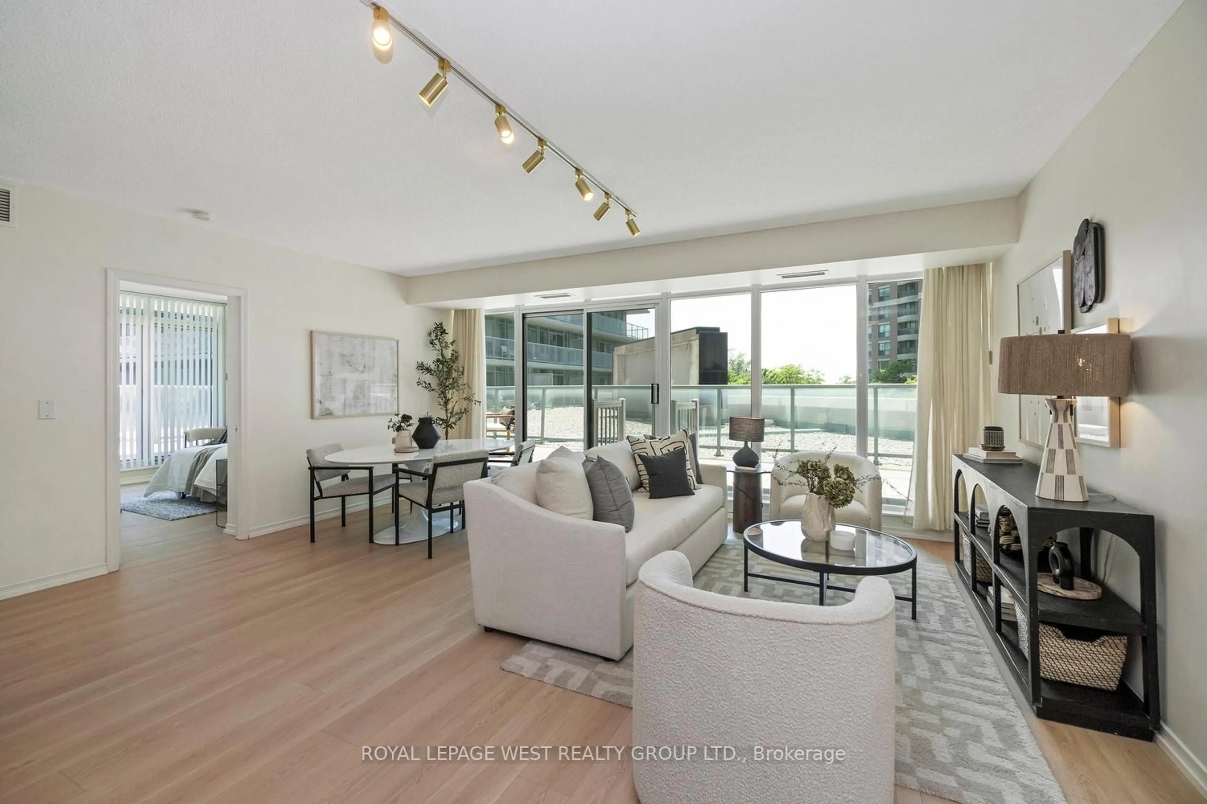 Living room with furniture, unknown for 5508 Yonge St #202, Toronto Ontario M2N 7L2