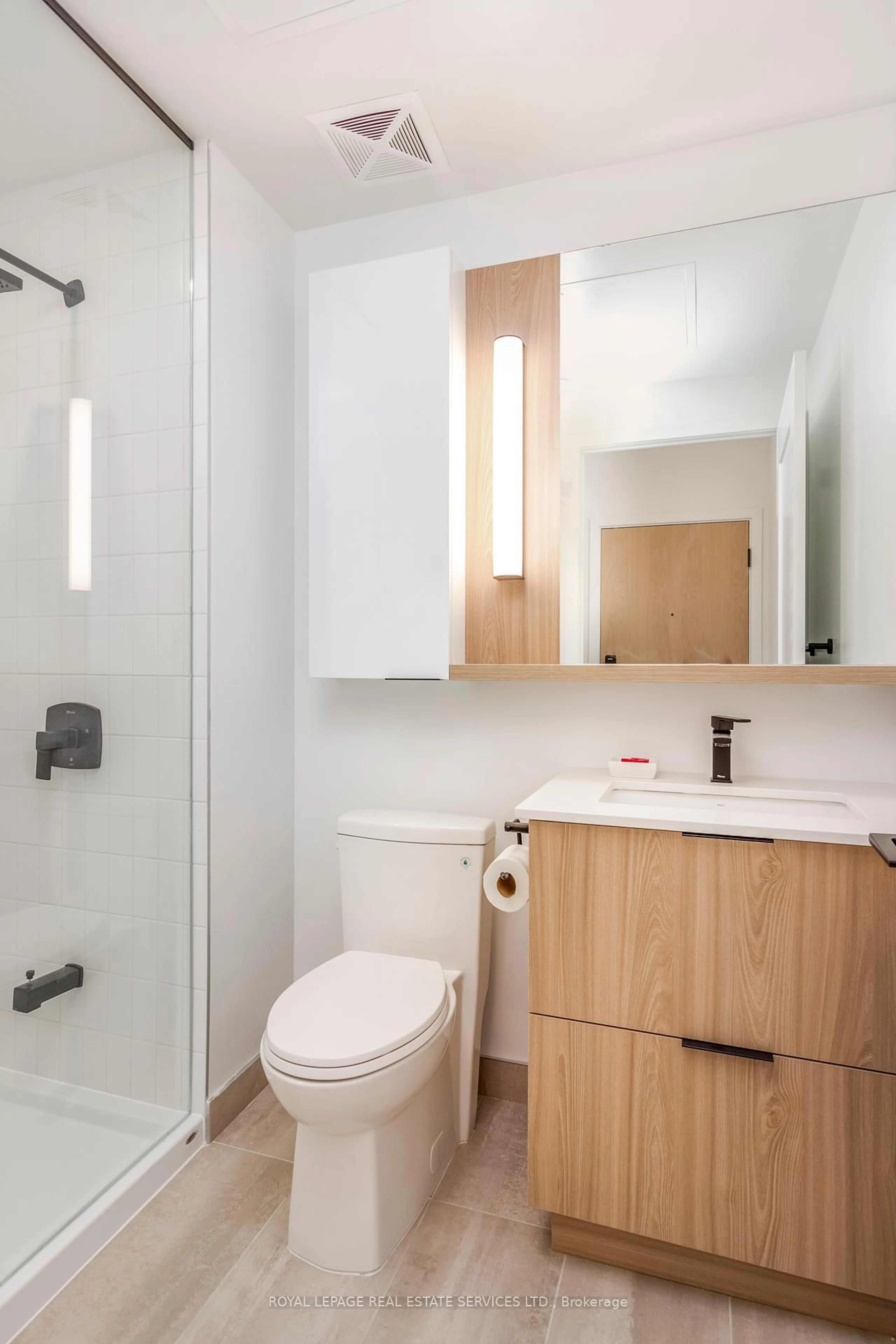 Standard bathroom, unknown for 5 Defries St #1207, Toronto Ontario M5A 0W7