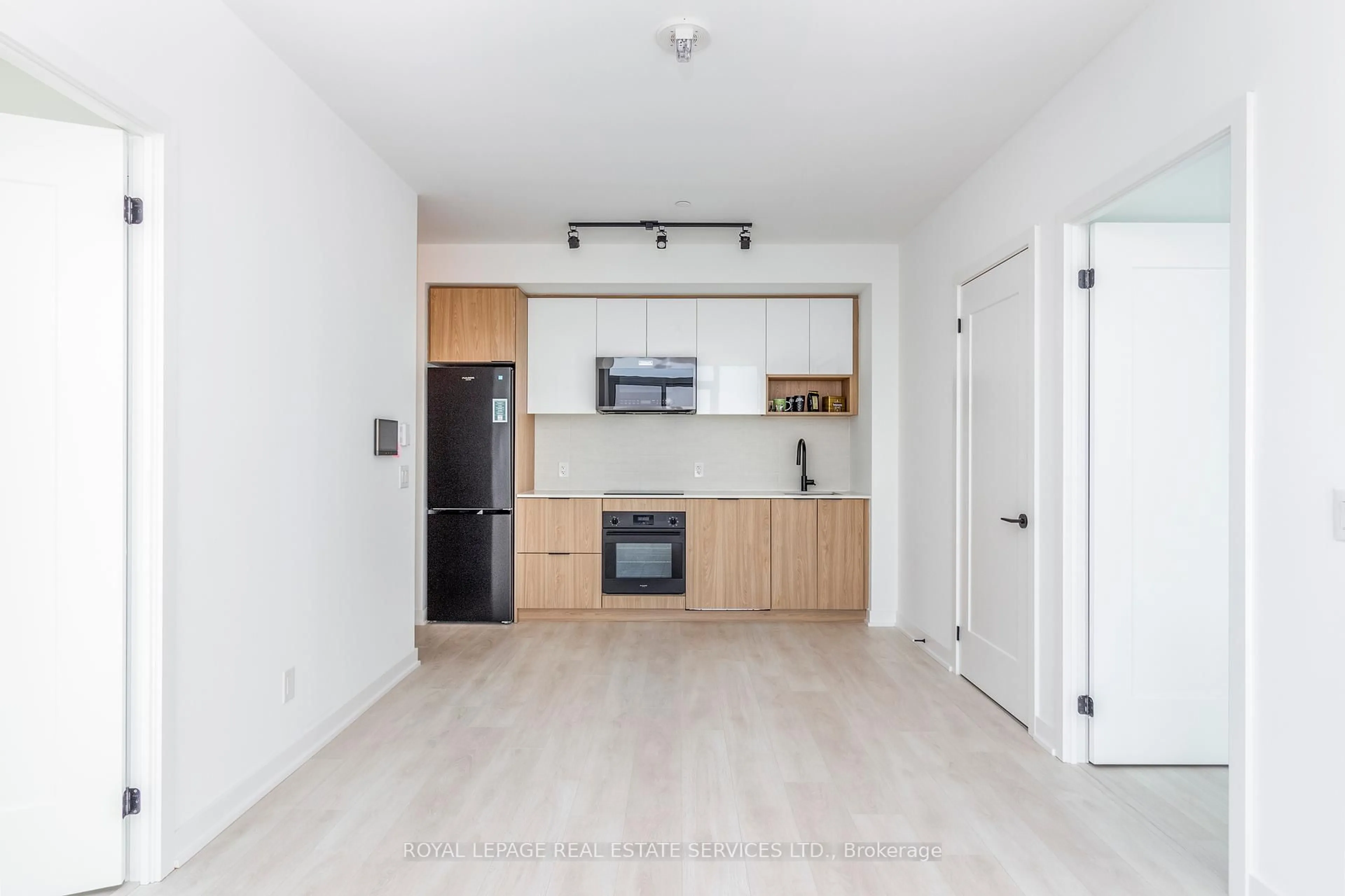 Unknown for 5 Defries St #1207, Toronto Ontario M5A 0W7