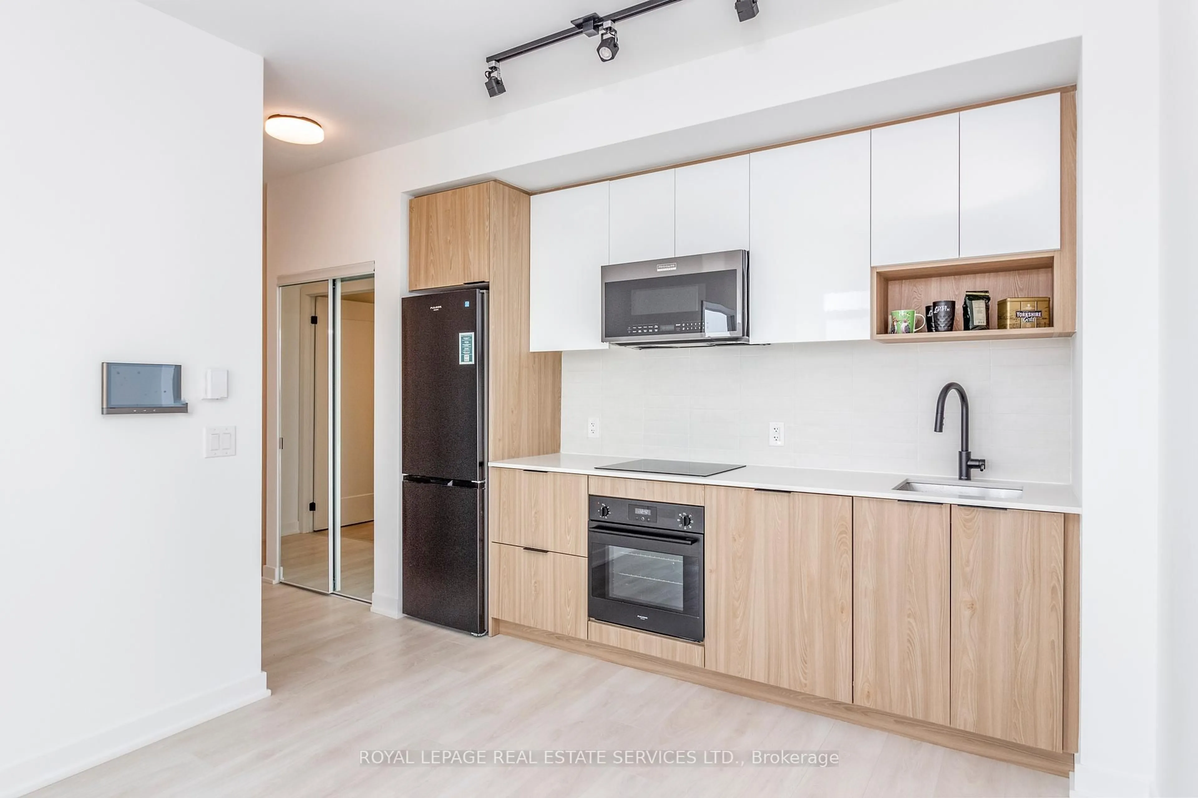 Standard kitchen, unknown for 5 Defries St #1207, Toronto Ontario M5A 0W7