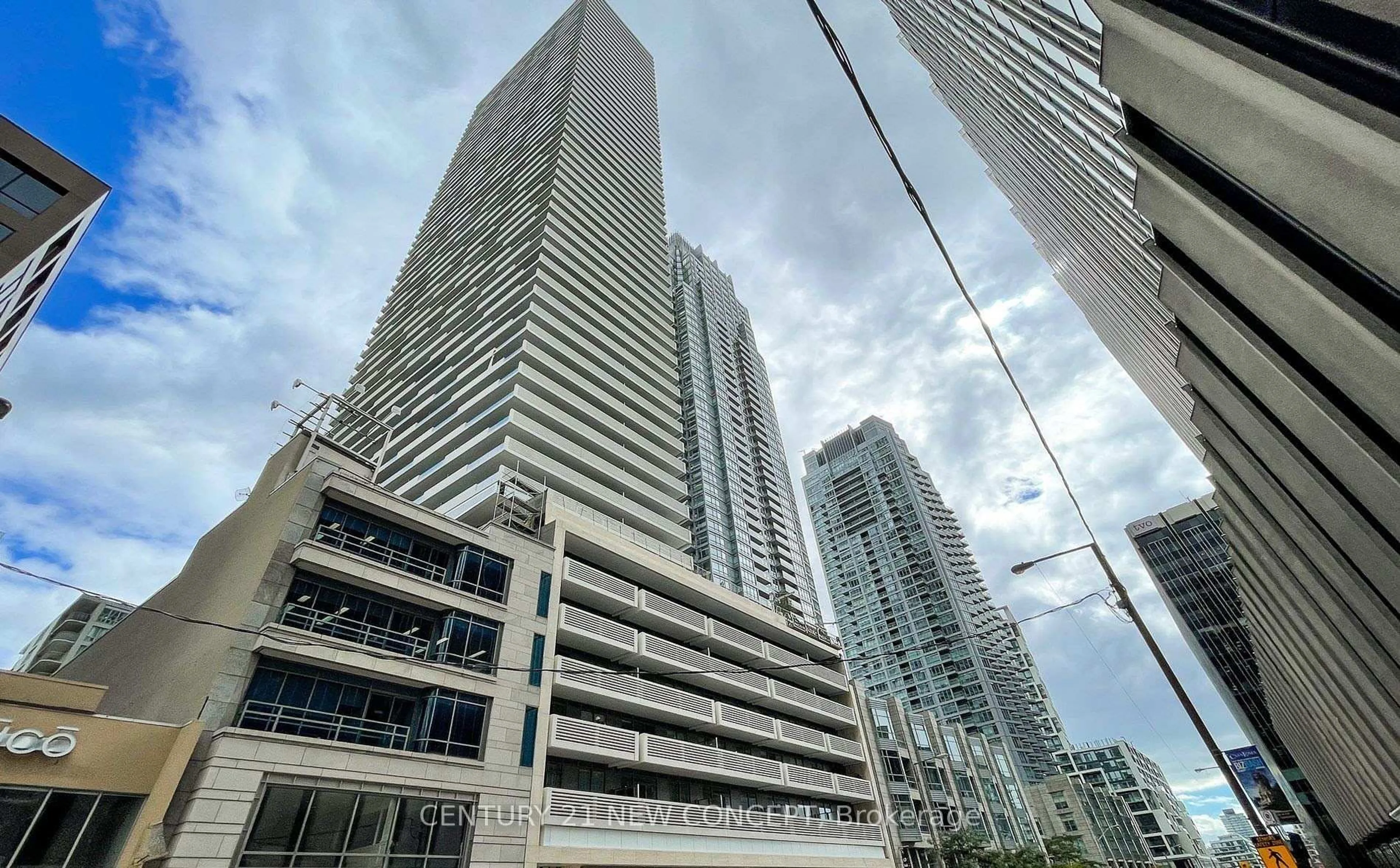 Unknown for 2221 Yonge St #1408, Toronto Ontario M4S 0B8