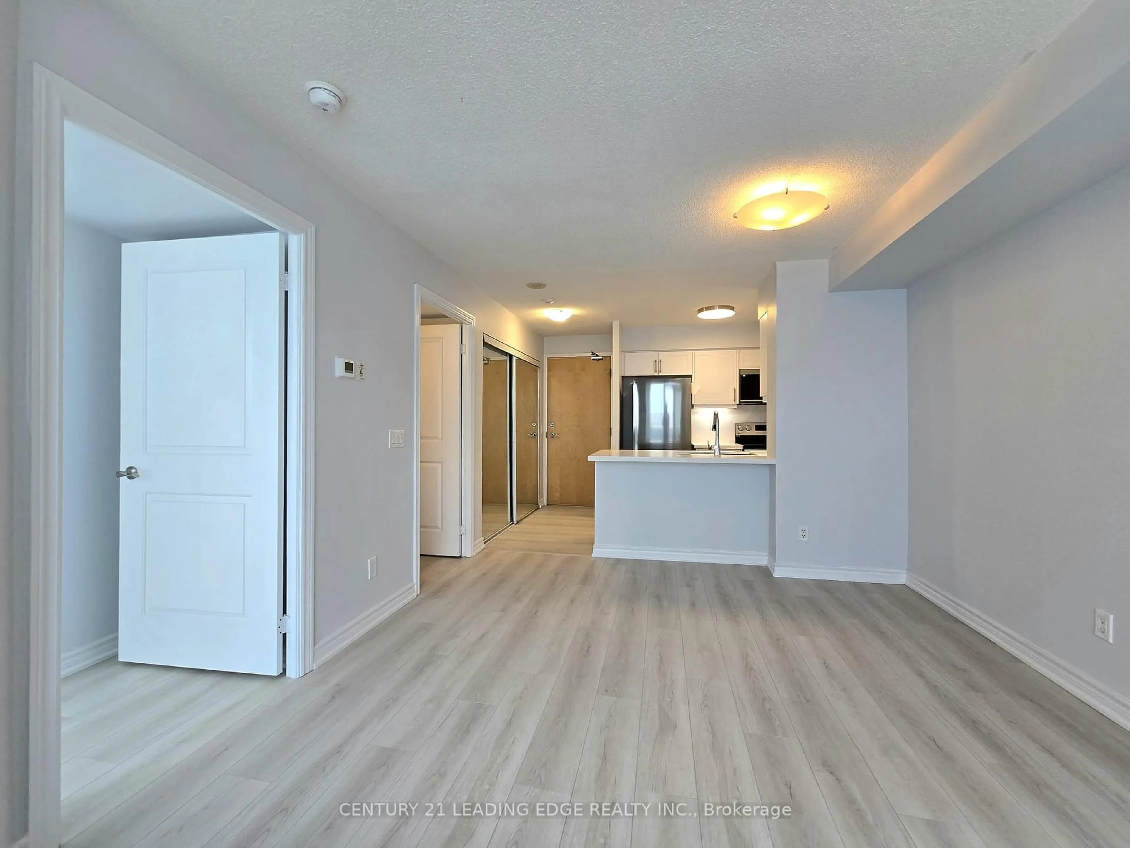 A pic of a room for 4968 Yonge St #3612, Toronto Ontario M2N 5N7