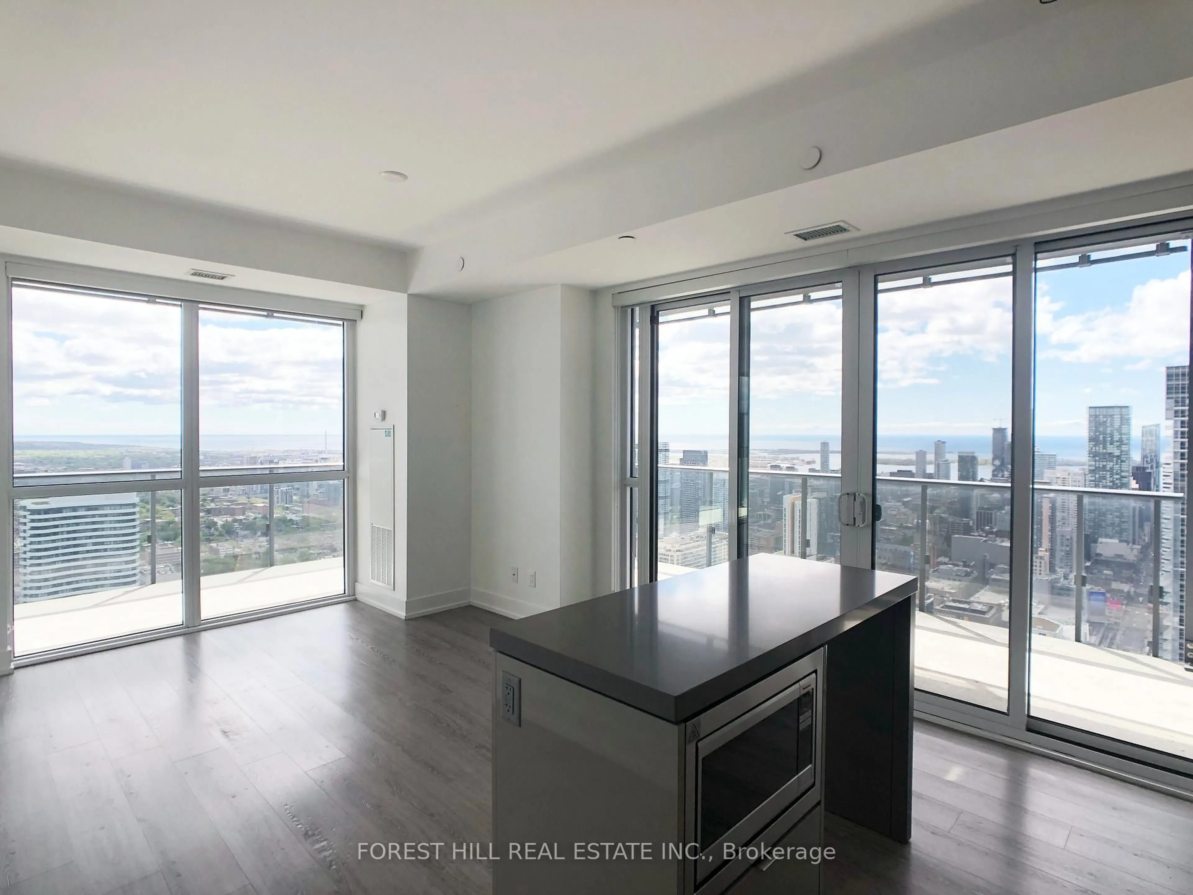 A pic of a room for 7 Grenville St #5610, Toronto Ontario M4Y 0E9