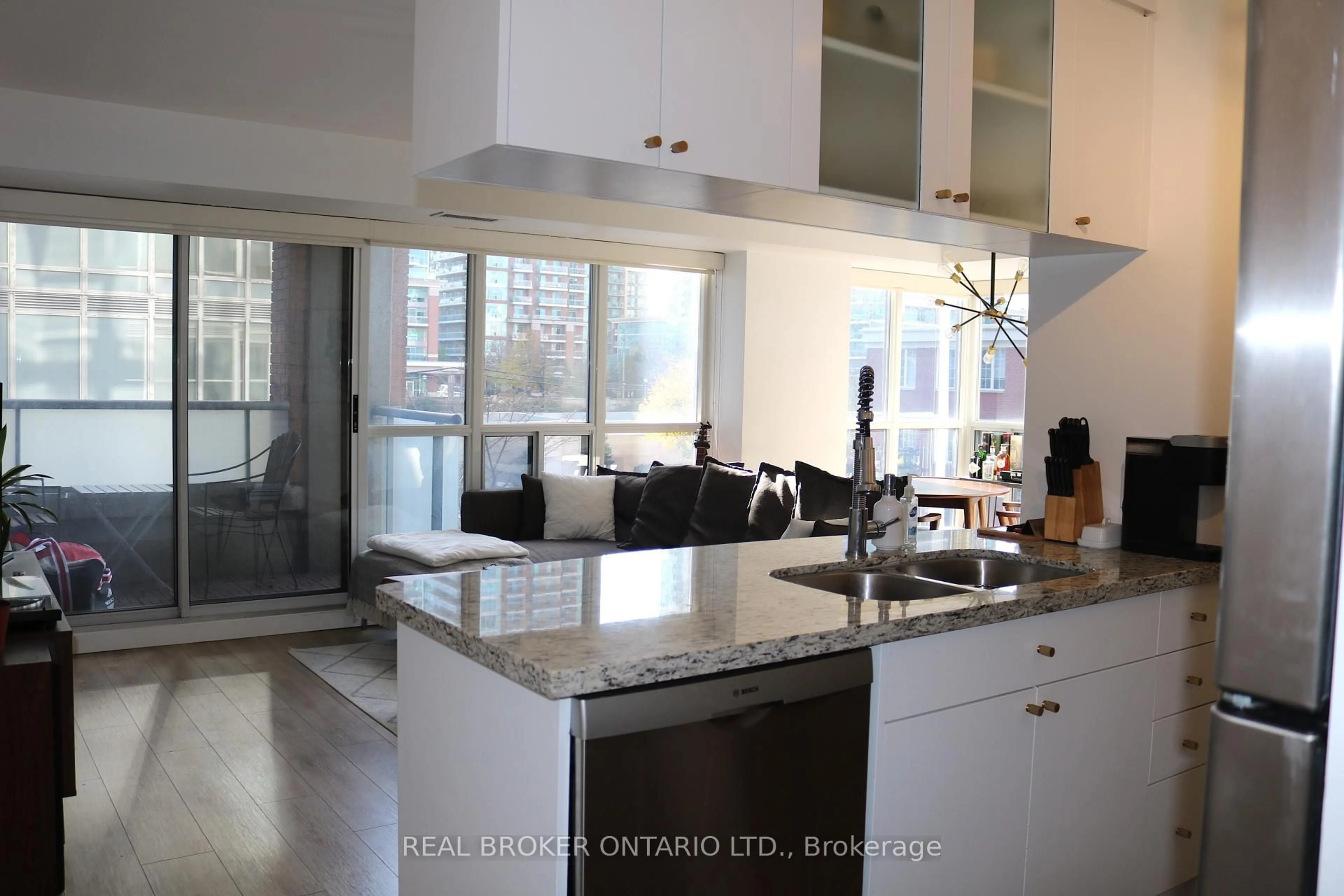 Unknown for 1005 King St #307, Toronto Ontario M6K 3M8