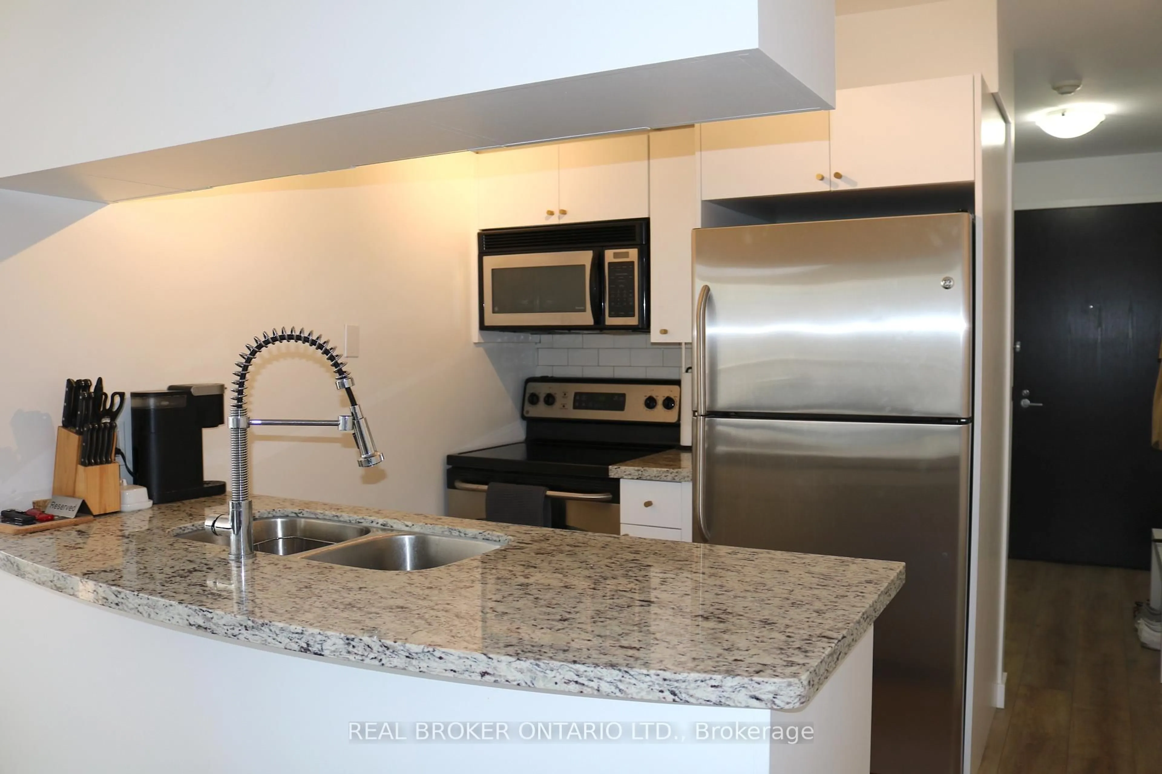 Unknown for 1005 King St #307, Toronto Ontario M6K 3M8