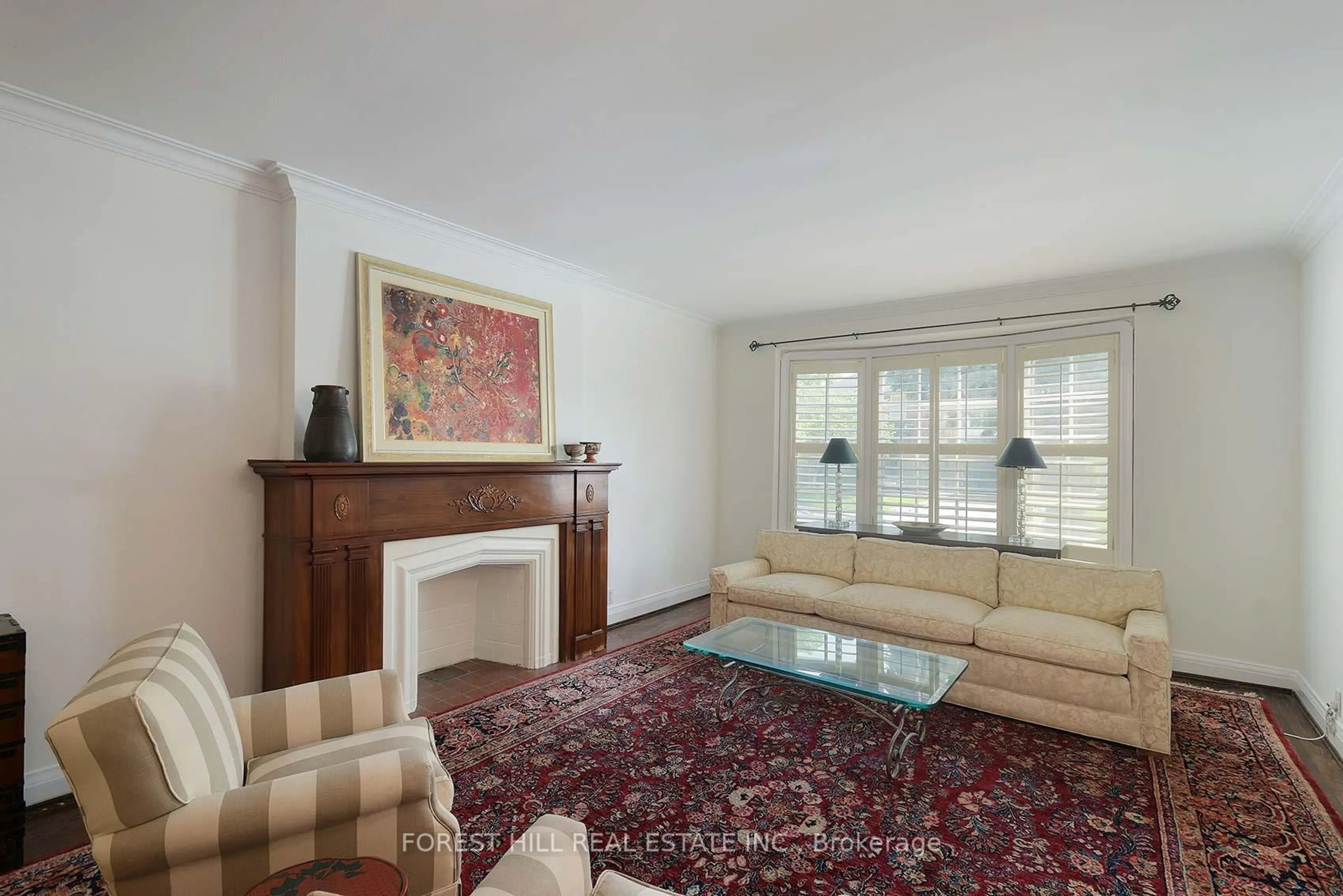 Living room with furniture, unknown for 10 Peveril Hill, Toronto Ontario M6C 3A8