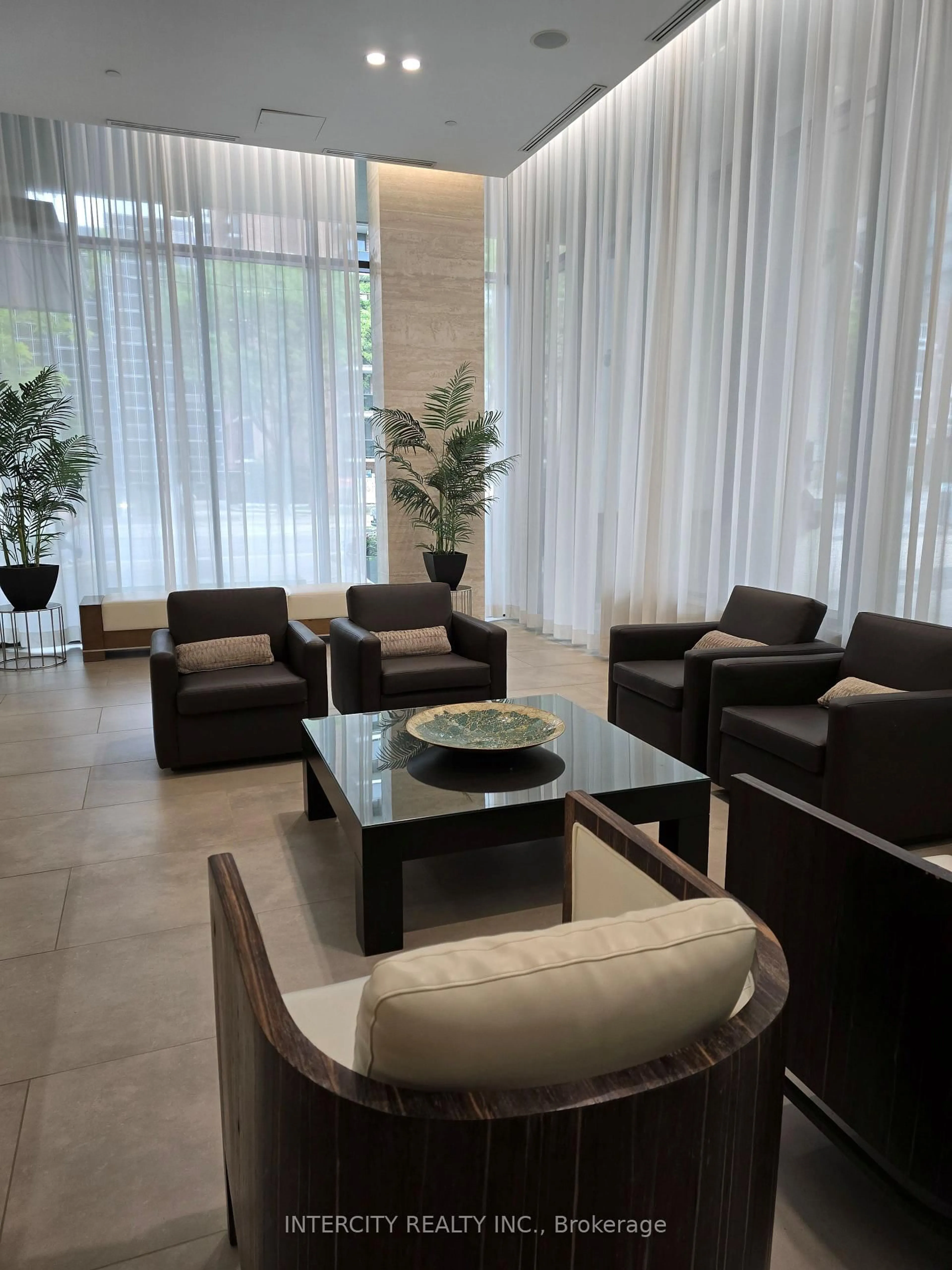 Lobby for 70 Roehampton Ave #1612, Toronto Ontario M4P 1R2