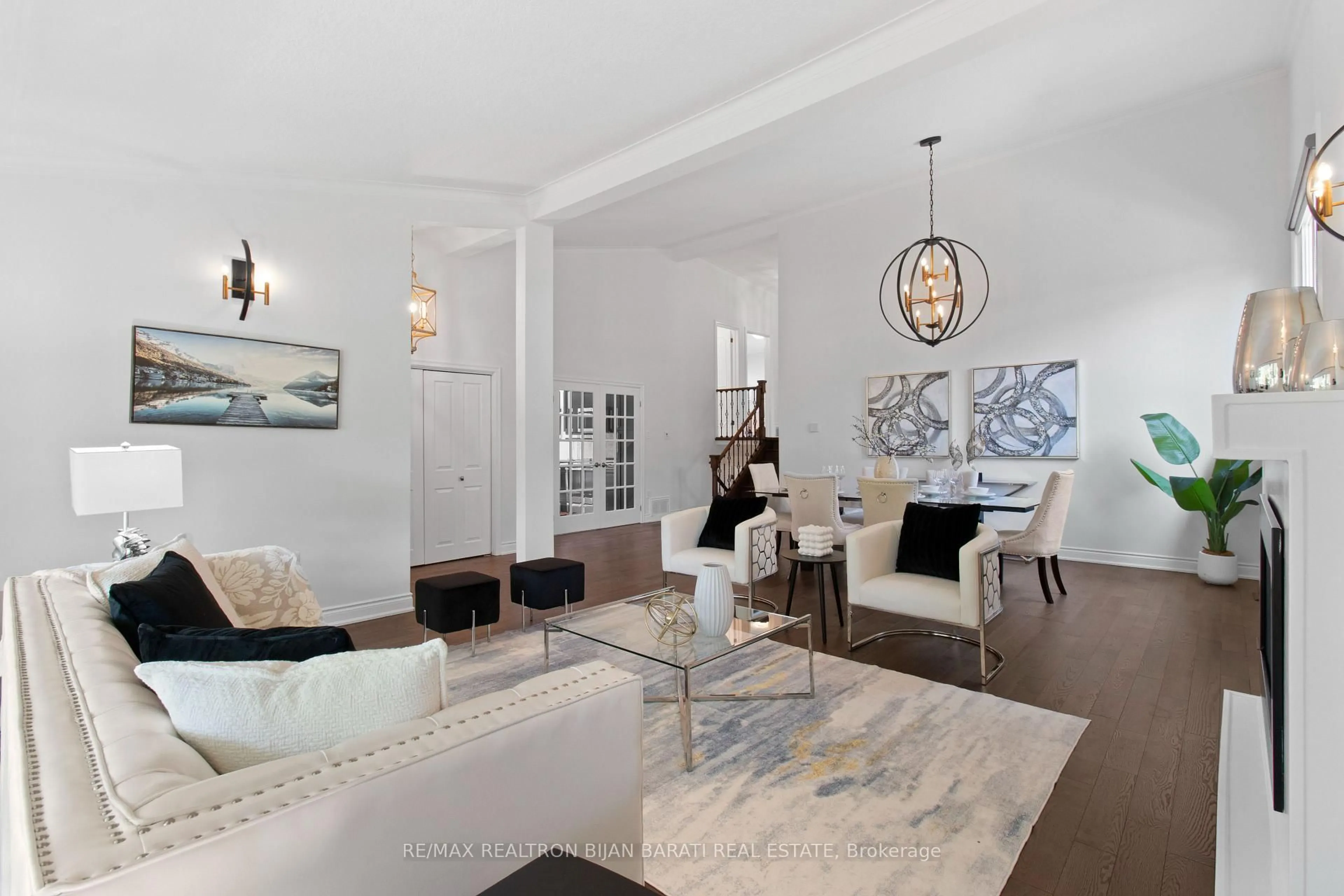 Living room with furniture, unknown for 56 Burbank Dr, Toronto Ontario M2K 1N2