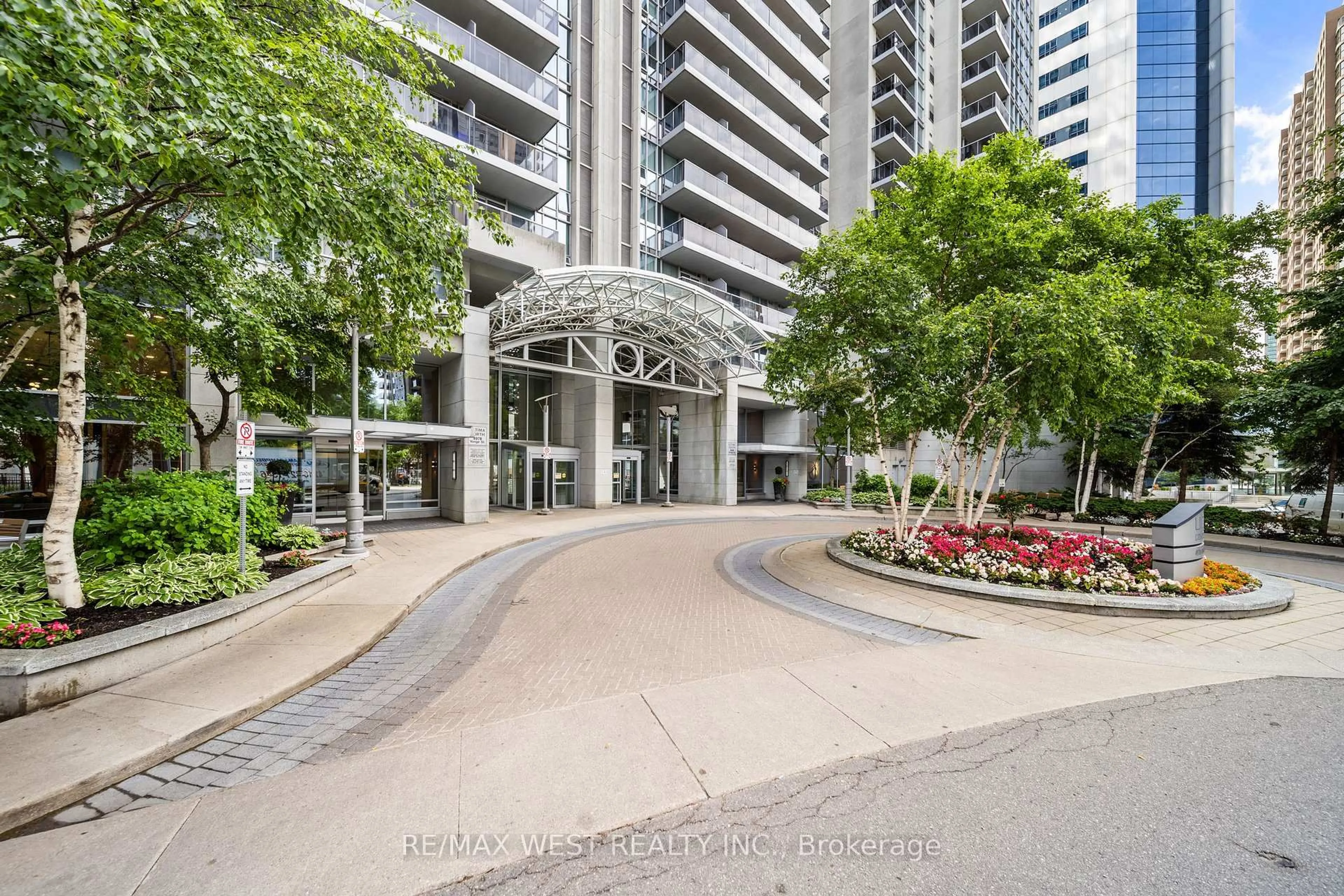 Indoor foyer for 4978 Yonge St #1912, Toronto Ontario M2N 7G8