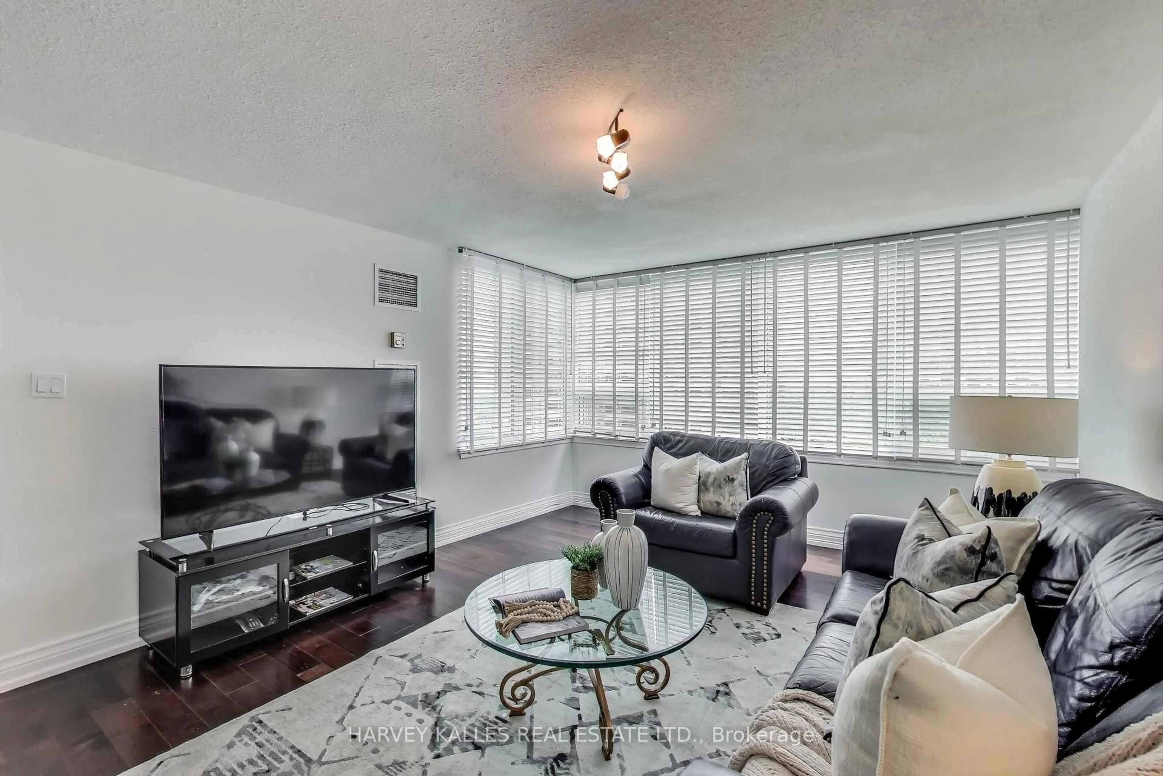 Living room with furniture, unknown for 55 Skymark Dr #902, Toronto Ontario M2H 3N4