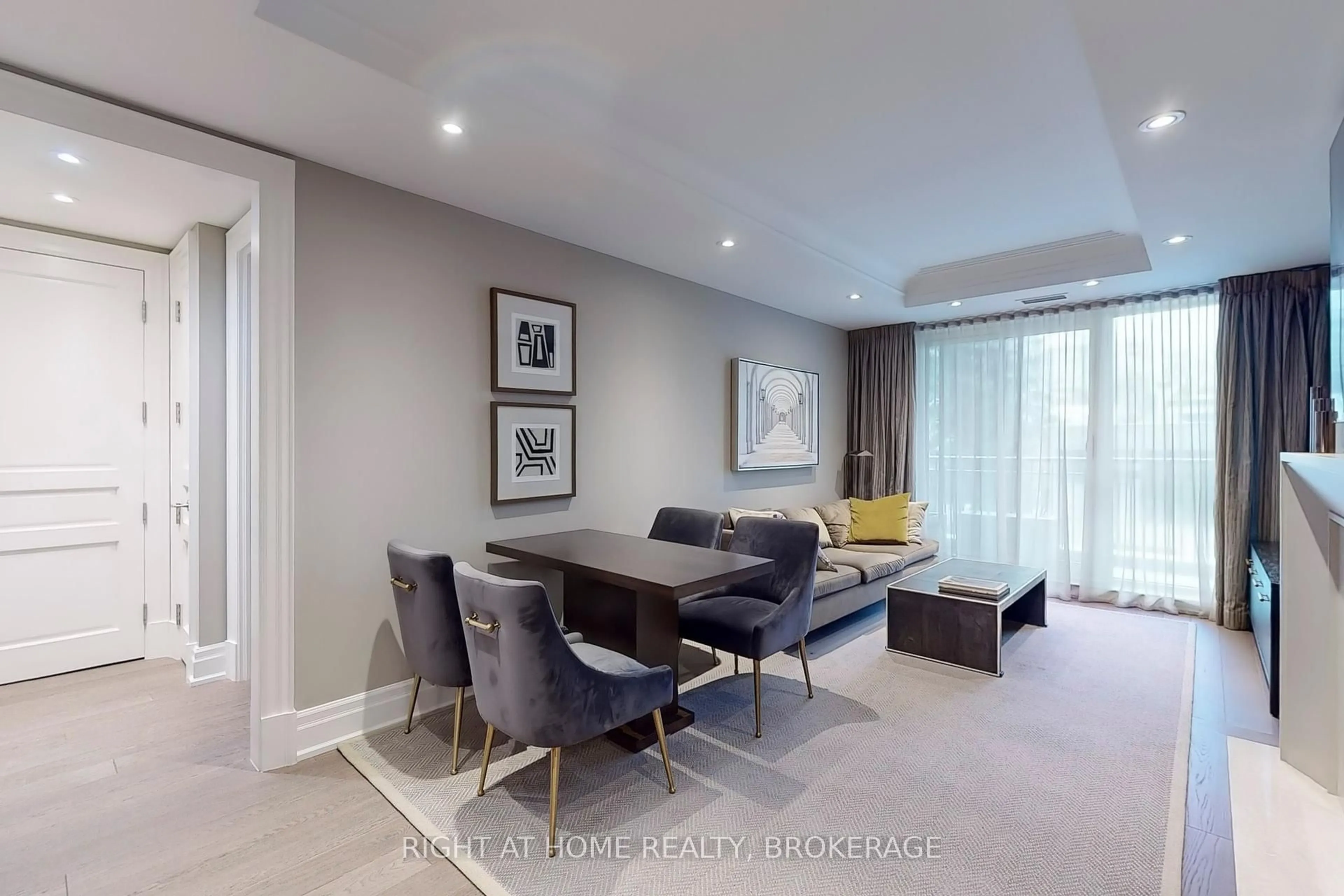Unknown for 155 St Clair Ave #307, Toronto Ontario M4V 0A1