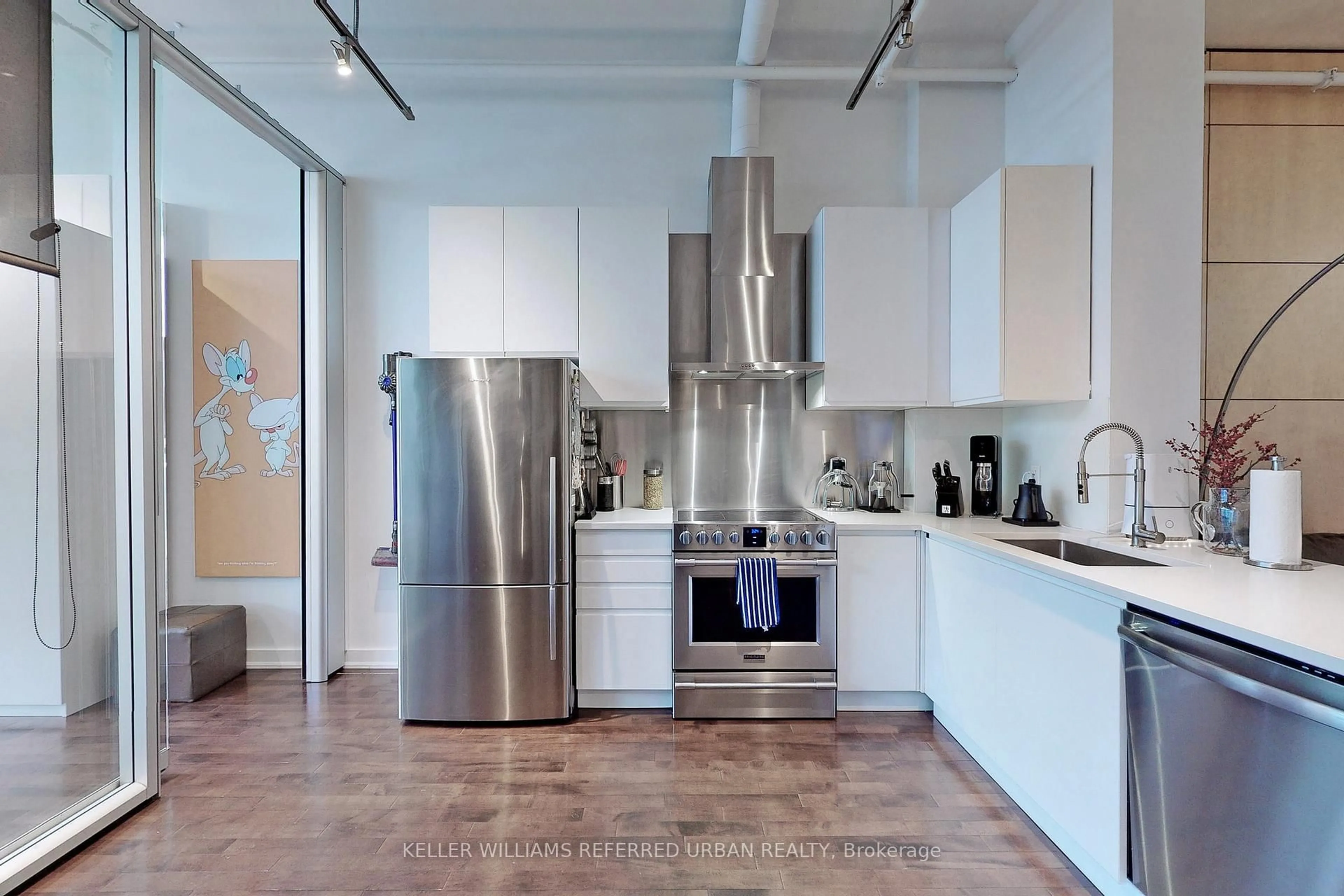 Contemporary kitchen, unknown for 43 Hanna Ave #605, Toronto Ontario M6K 1X1