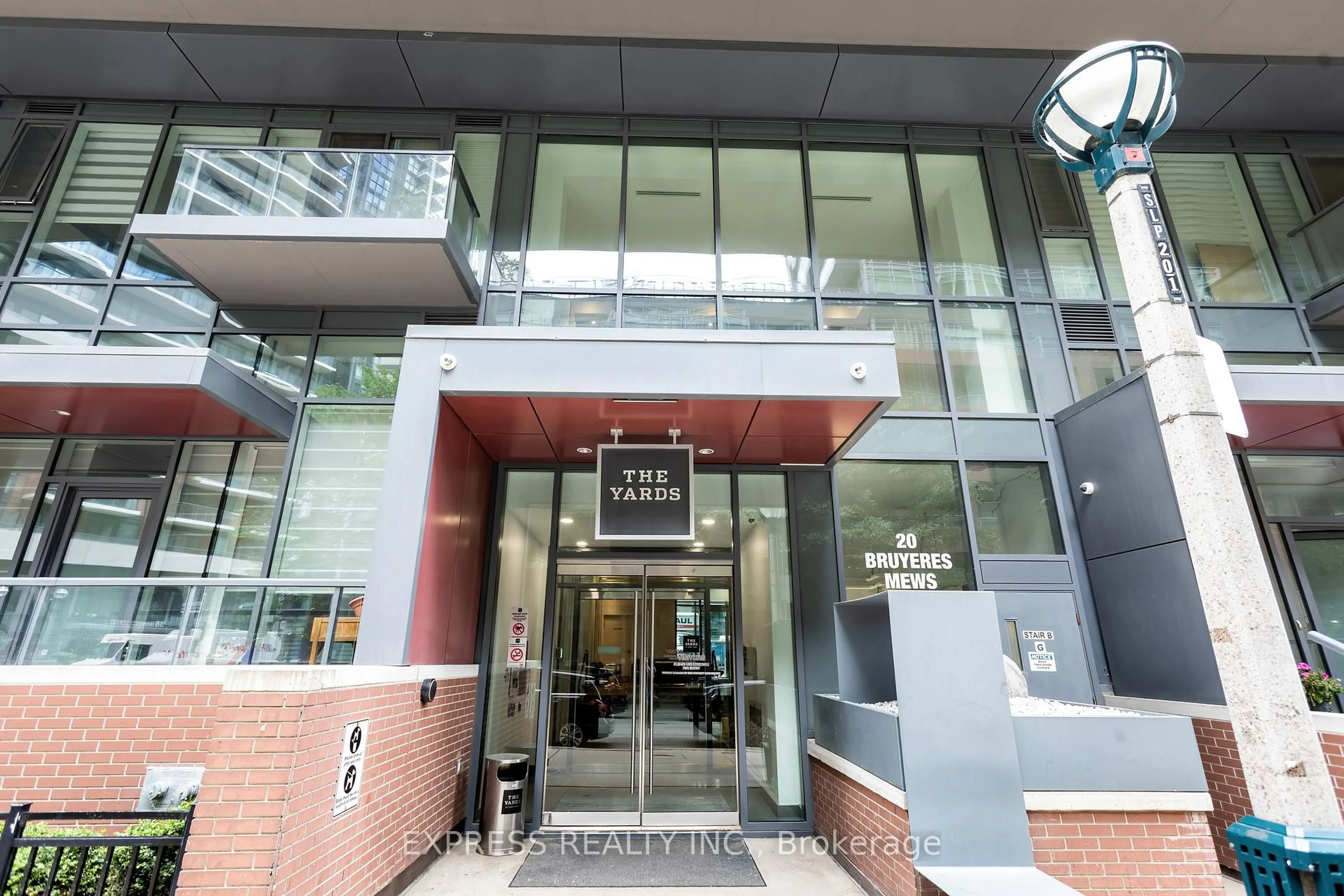 Indoor foyer for 20 Bruyeres Mews #2312, Toronto Ontario M5V 0G8