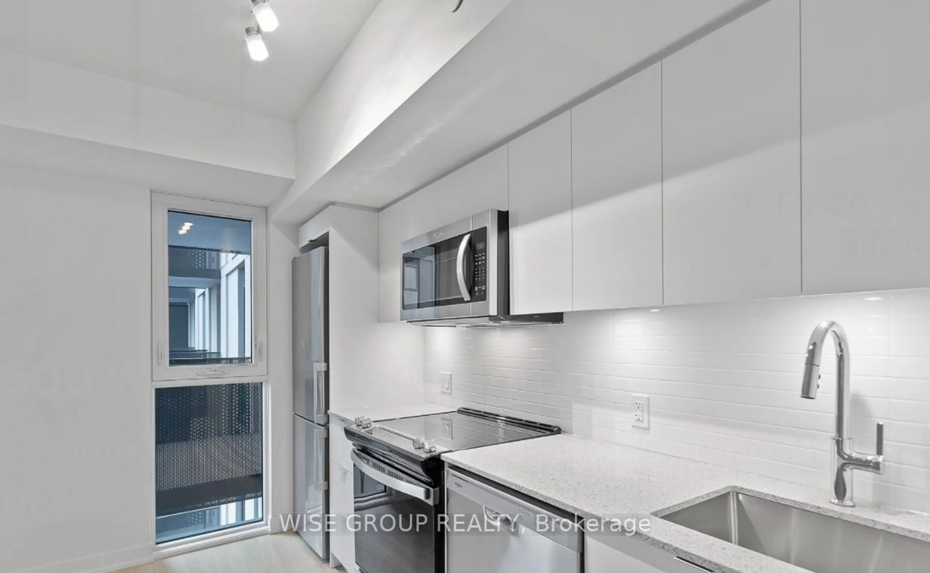 Standard kitchen, unknown for 500 Wilson Ave #736, Toronto Ontario M3H 5Y9