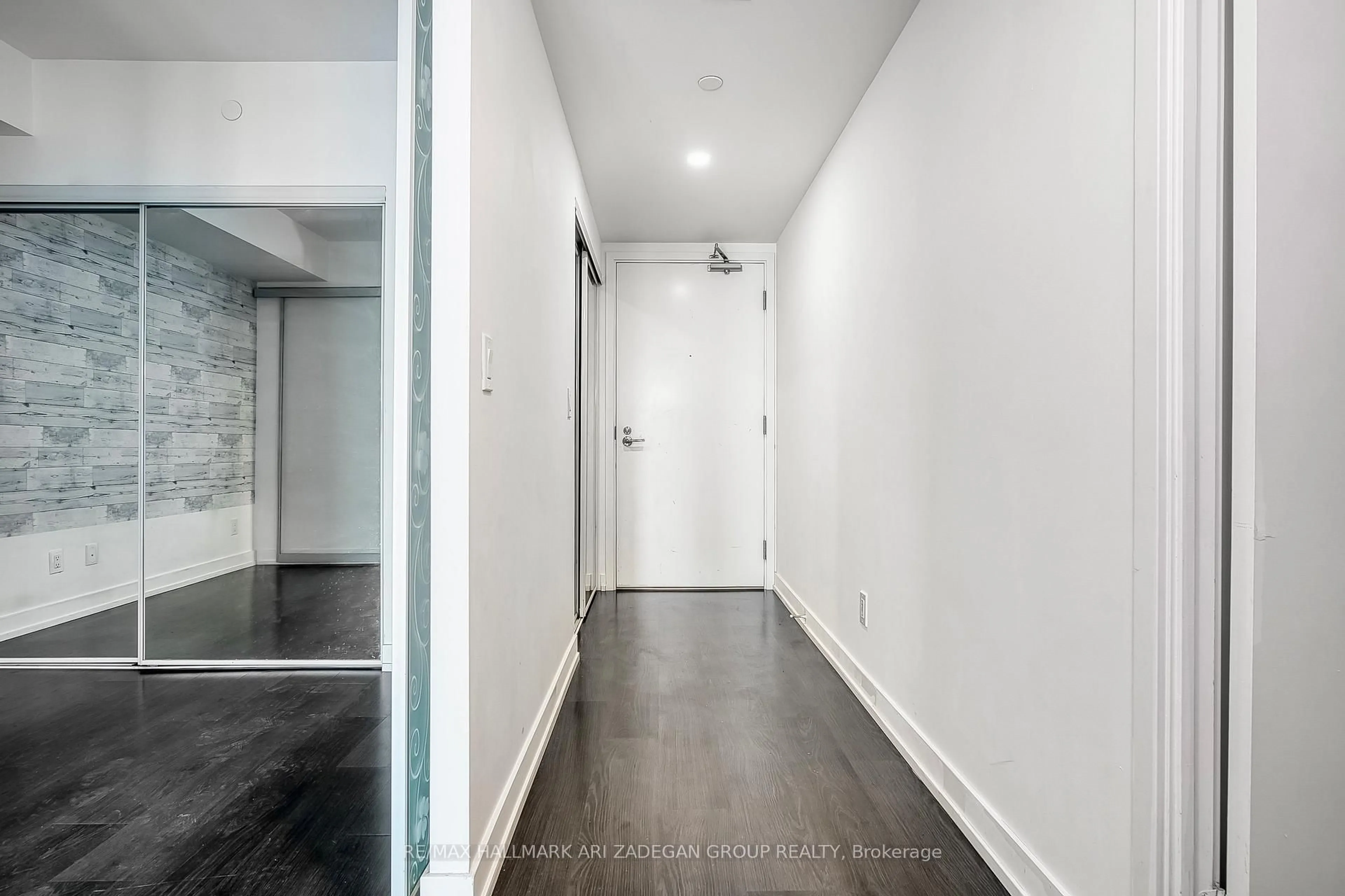 Unknown for 19 Western Battery Rd #1012, Toronto Ontario M6K 0E3