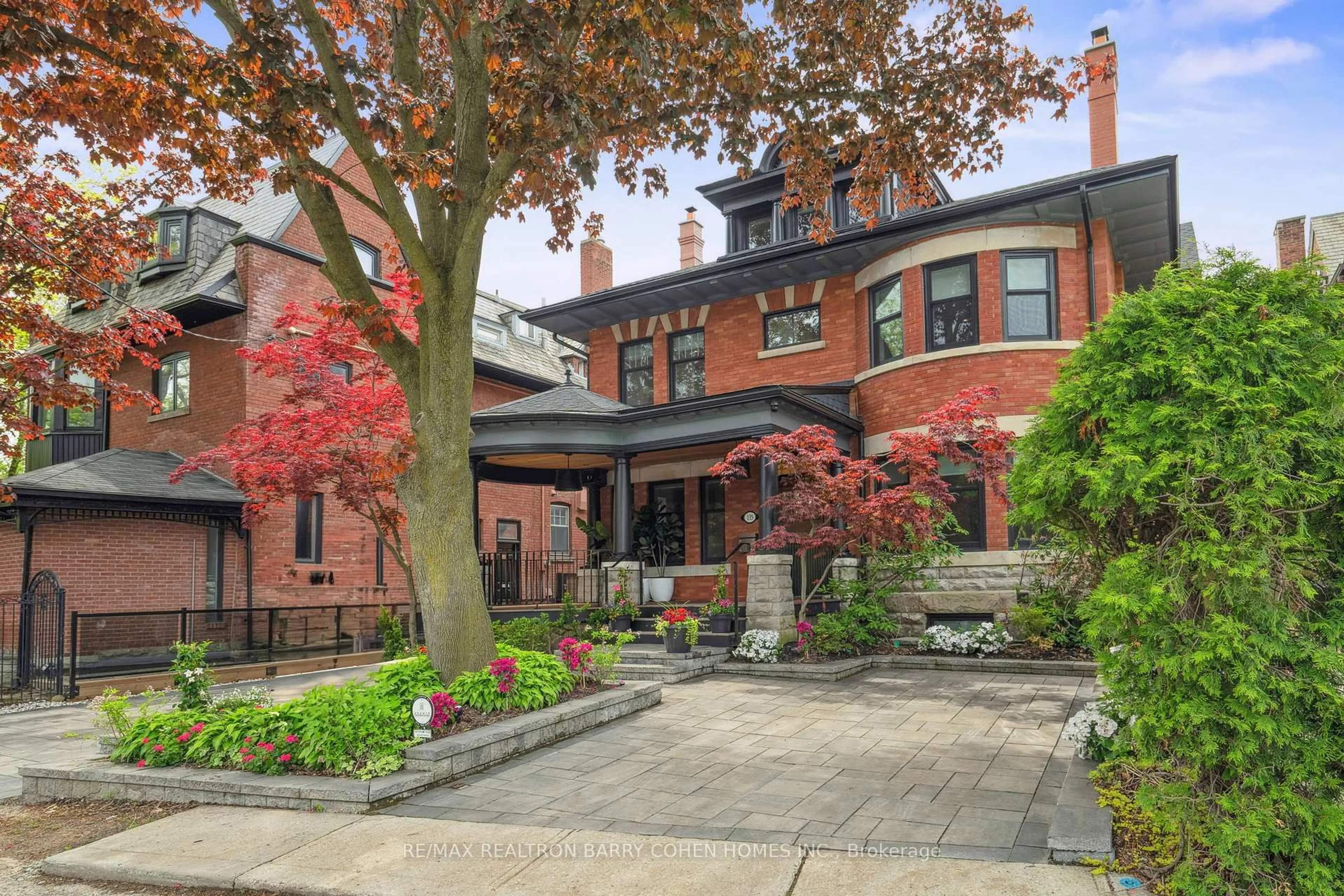 Patio, street for 135 Crescent Rd, Toronto Ontario M4W 1T8