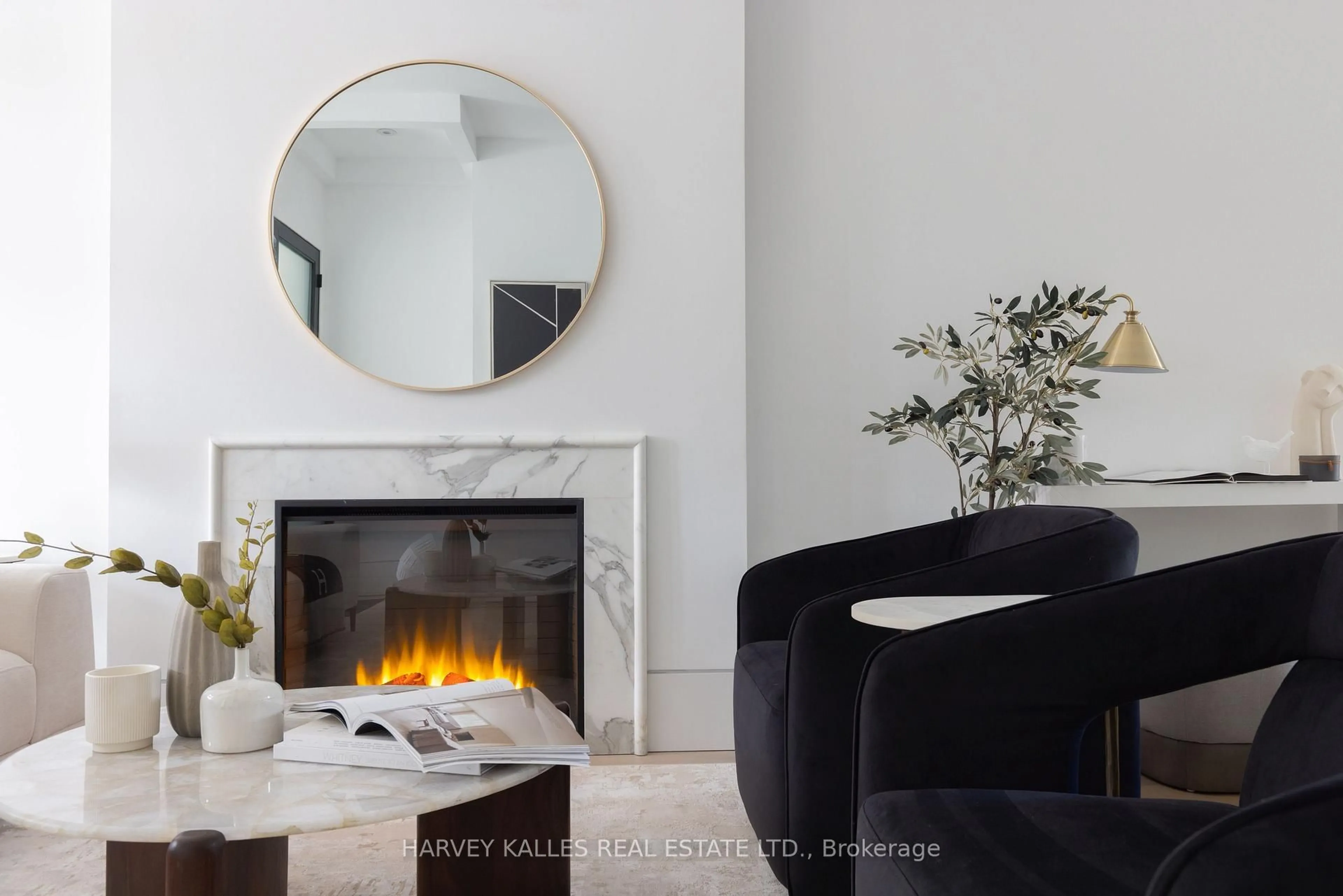 Living room with furniture, unknown for 140 Harrison St, Toronto Ontario M6J 2A4