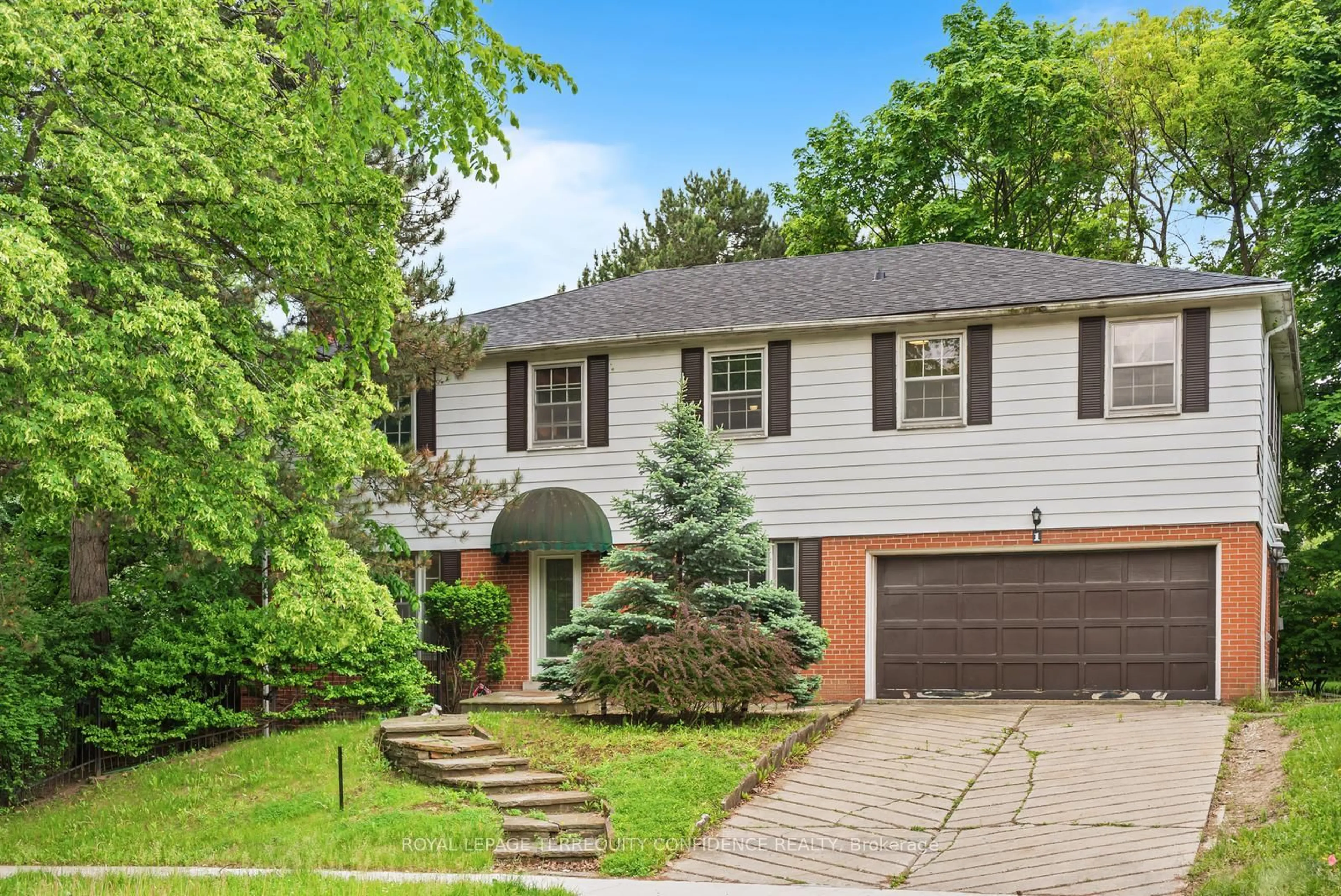 Home with vinyl exterior material, street for 1 Toba Dr, Toronto Ontario M2L 2Y1