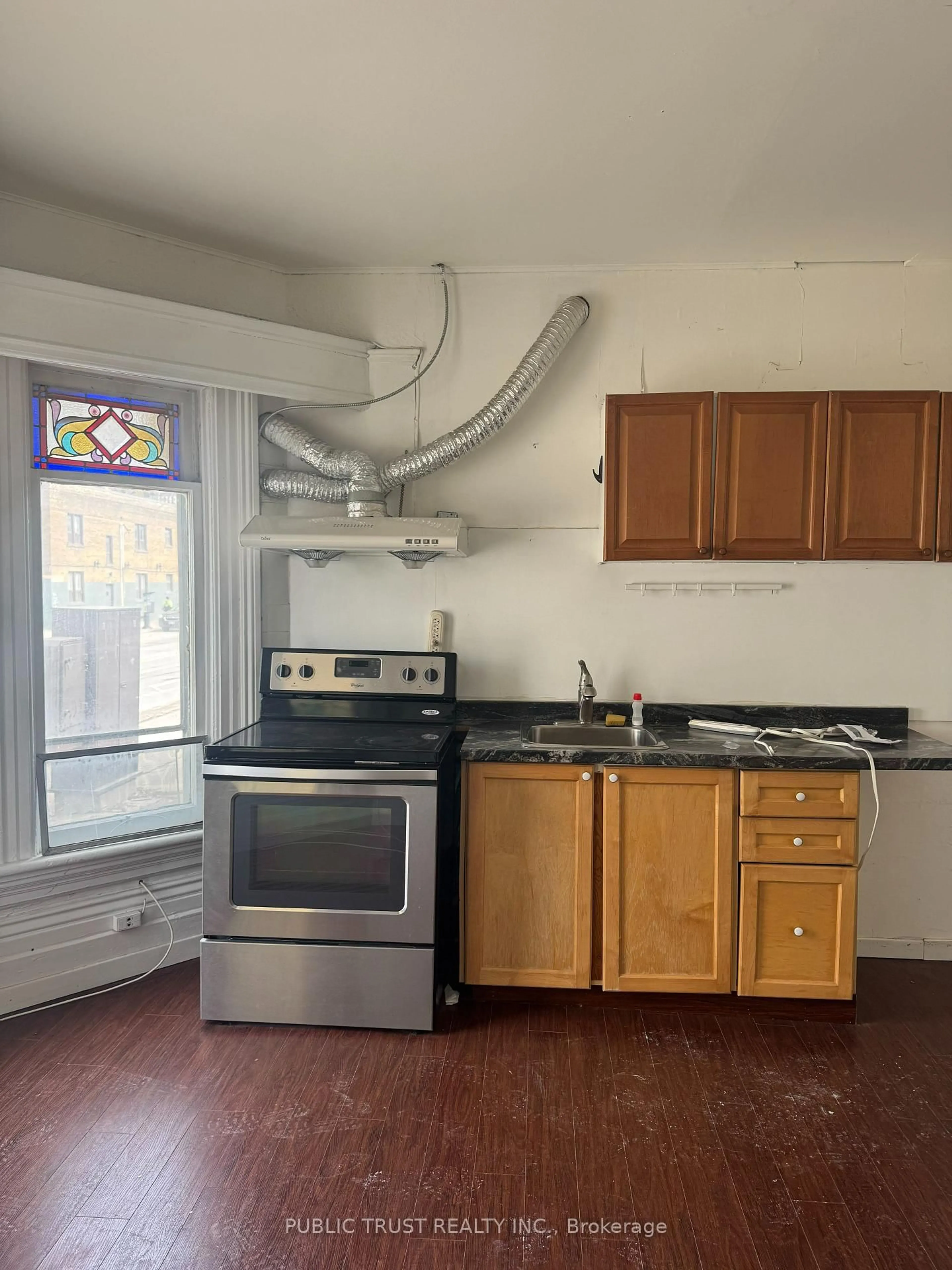 Standard kitchen, unknown for 165 Brunswick Ave., Toronto Ontario M5S 2M3