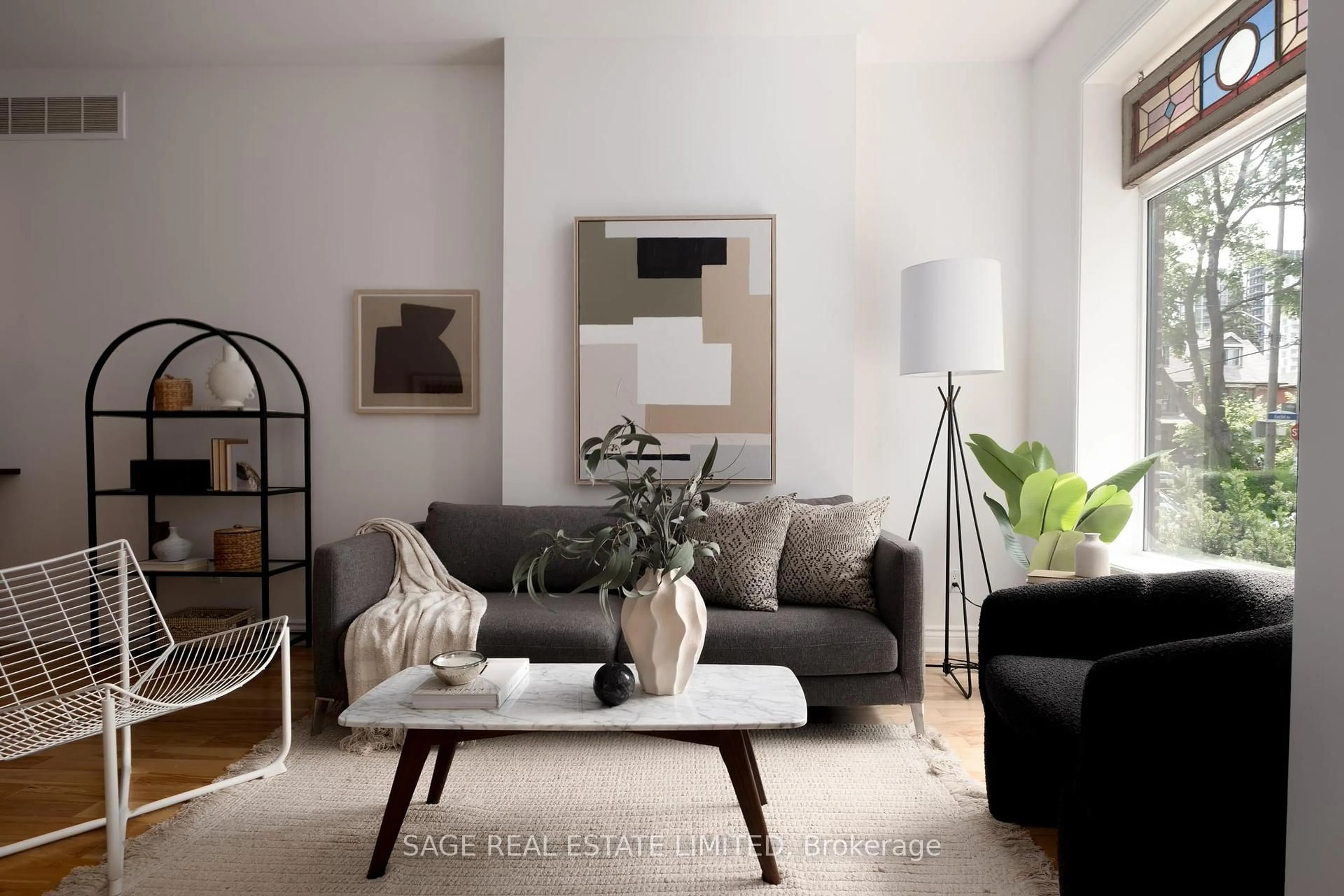 Living room with furniture, unknown for 90 London St, Toronto Ontario M6G 1N5