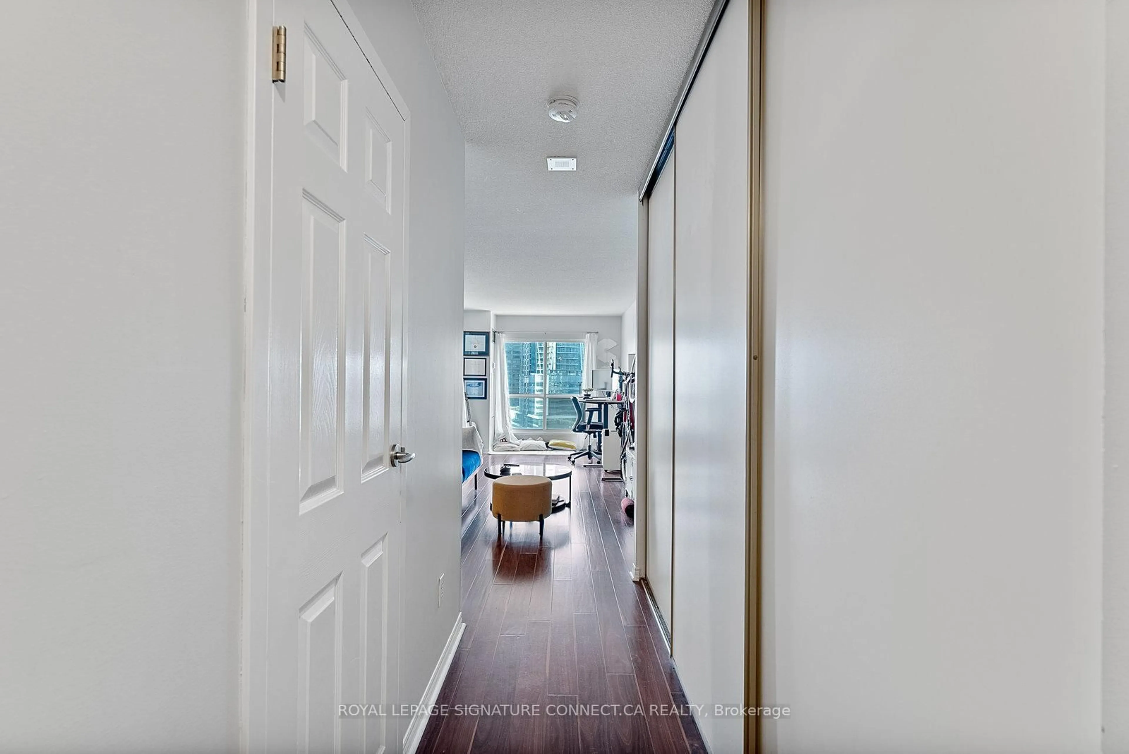 Indoor entryway for 25 The Esplanade #1519, Toronto Ontario M5E 1W5