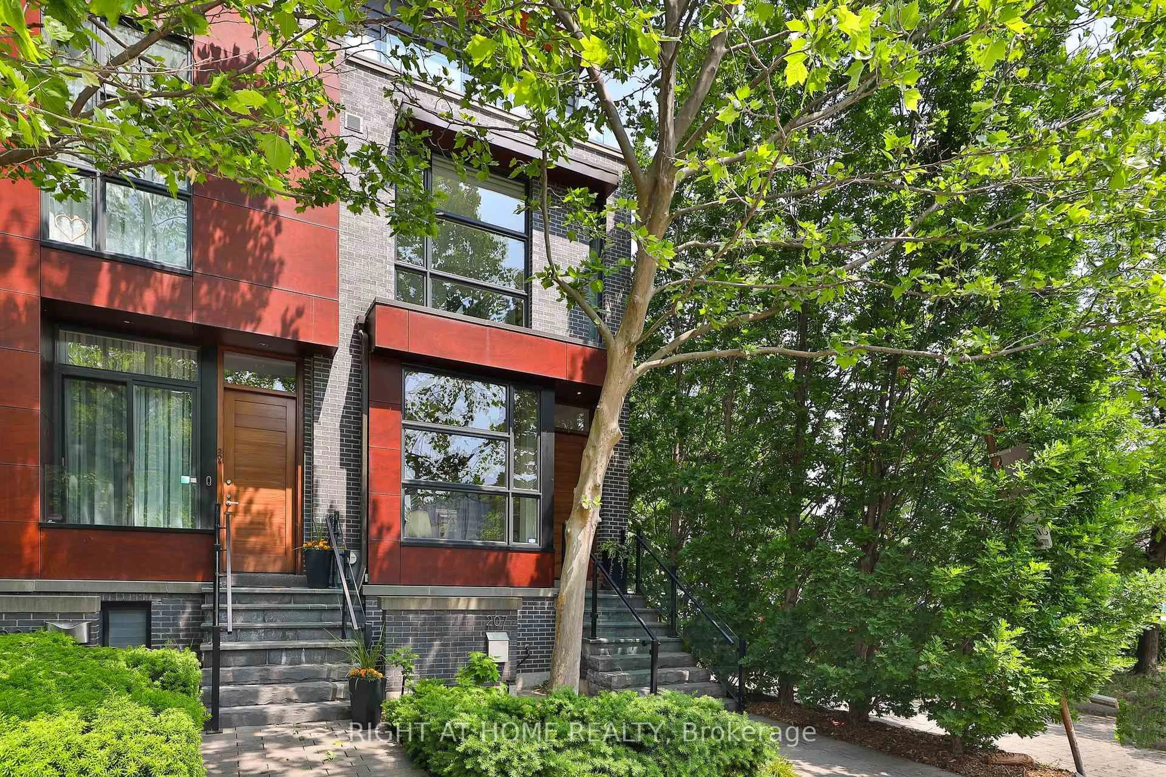 Home with brick exterior material, street for 207 Claremont St, Toronto Ontario M6J 2N1