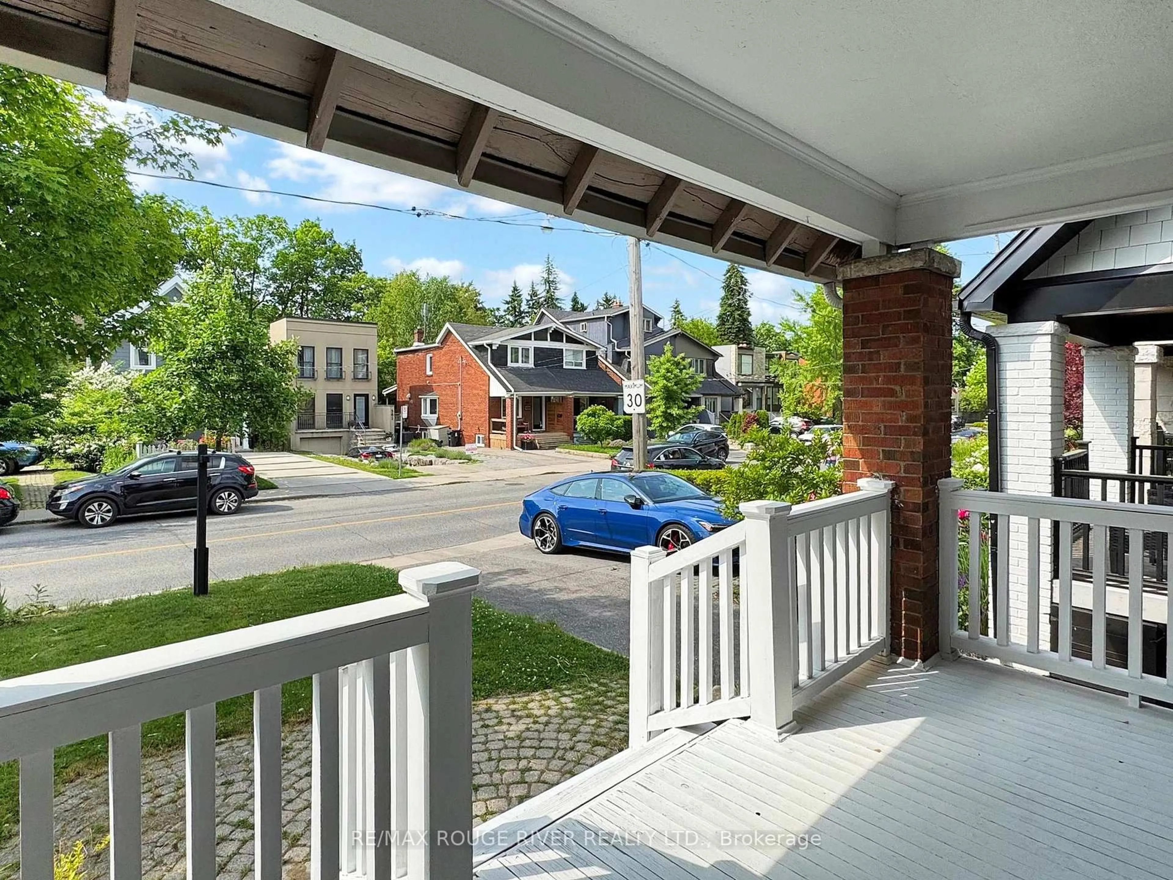 Patio, city buildings view from balcony for 474 Merton St, Toronto Ontario M4S 1B3