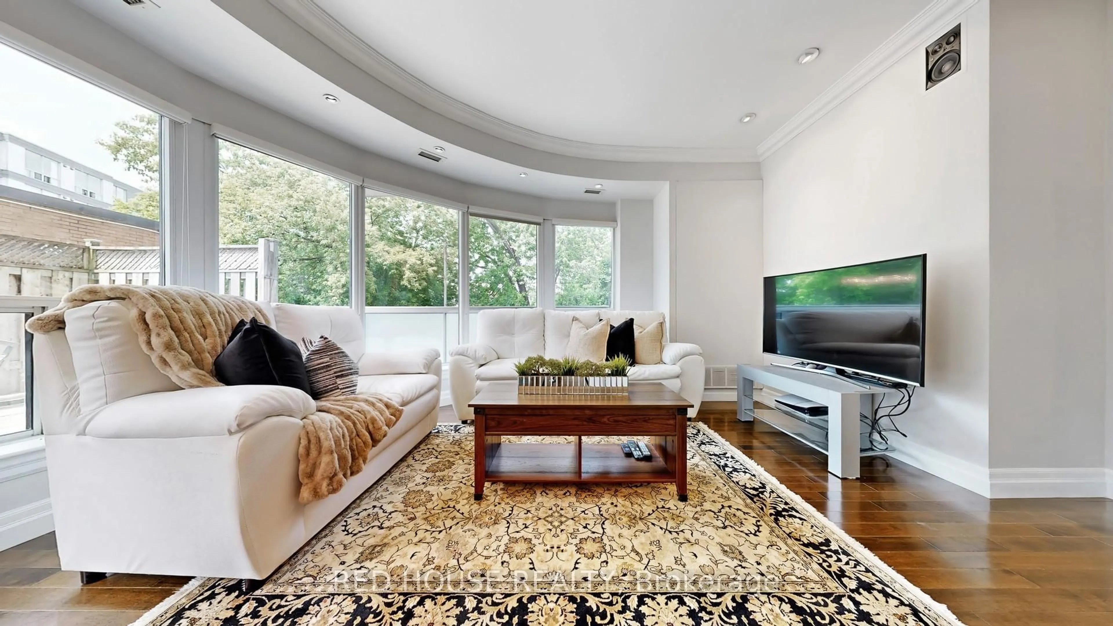 Living room with furniture, carpet floor for 890 Sheppard Ave #114, Toronto Ontario M3H 6B9