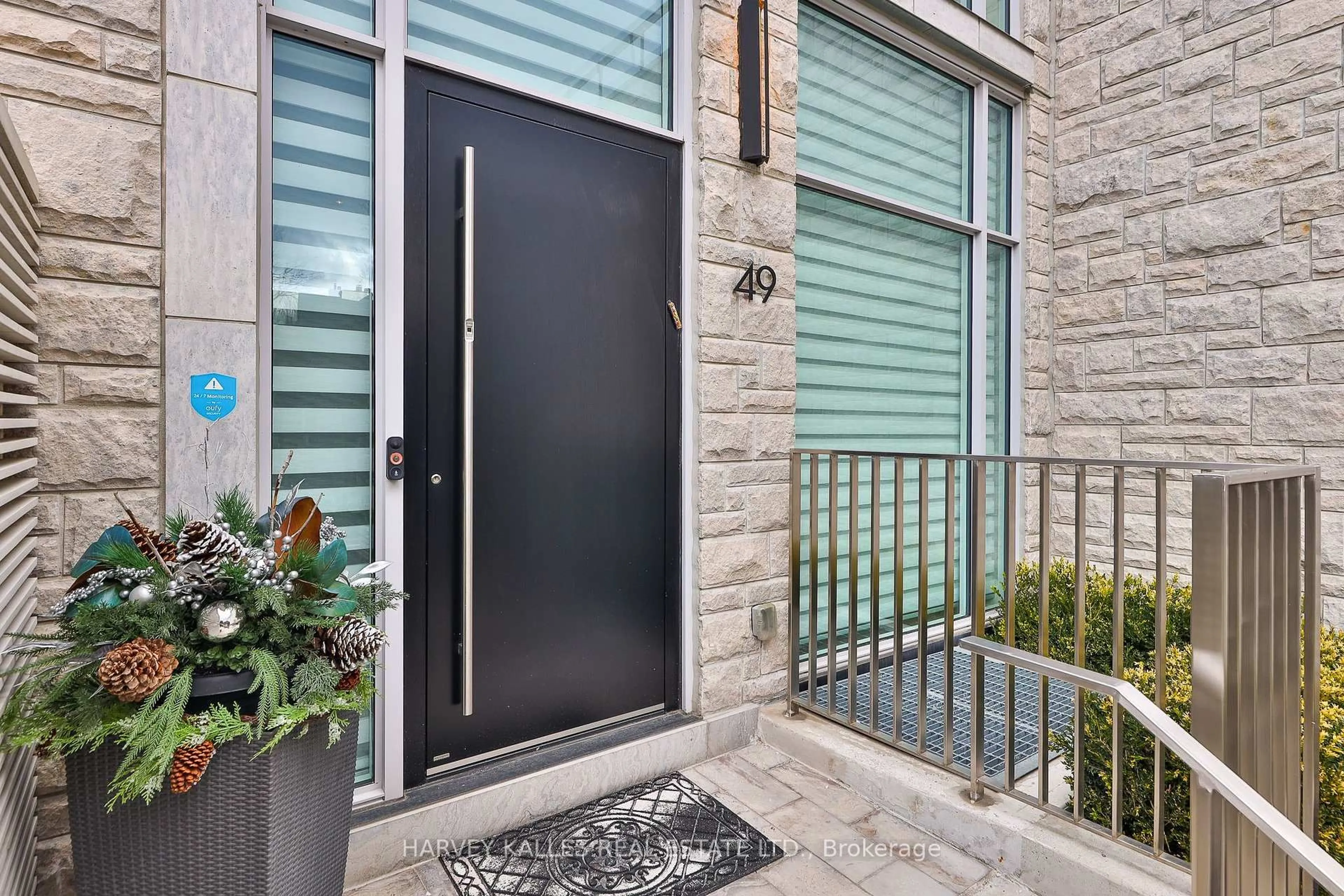 Indoor entryway for 49 Foxbar Rd, Toronto Ontario M4V 2G5