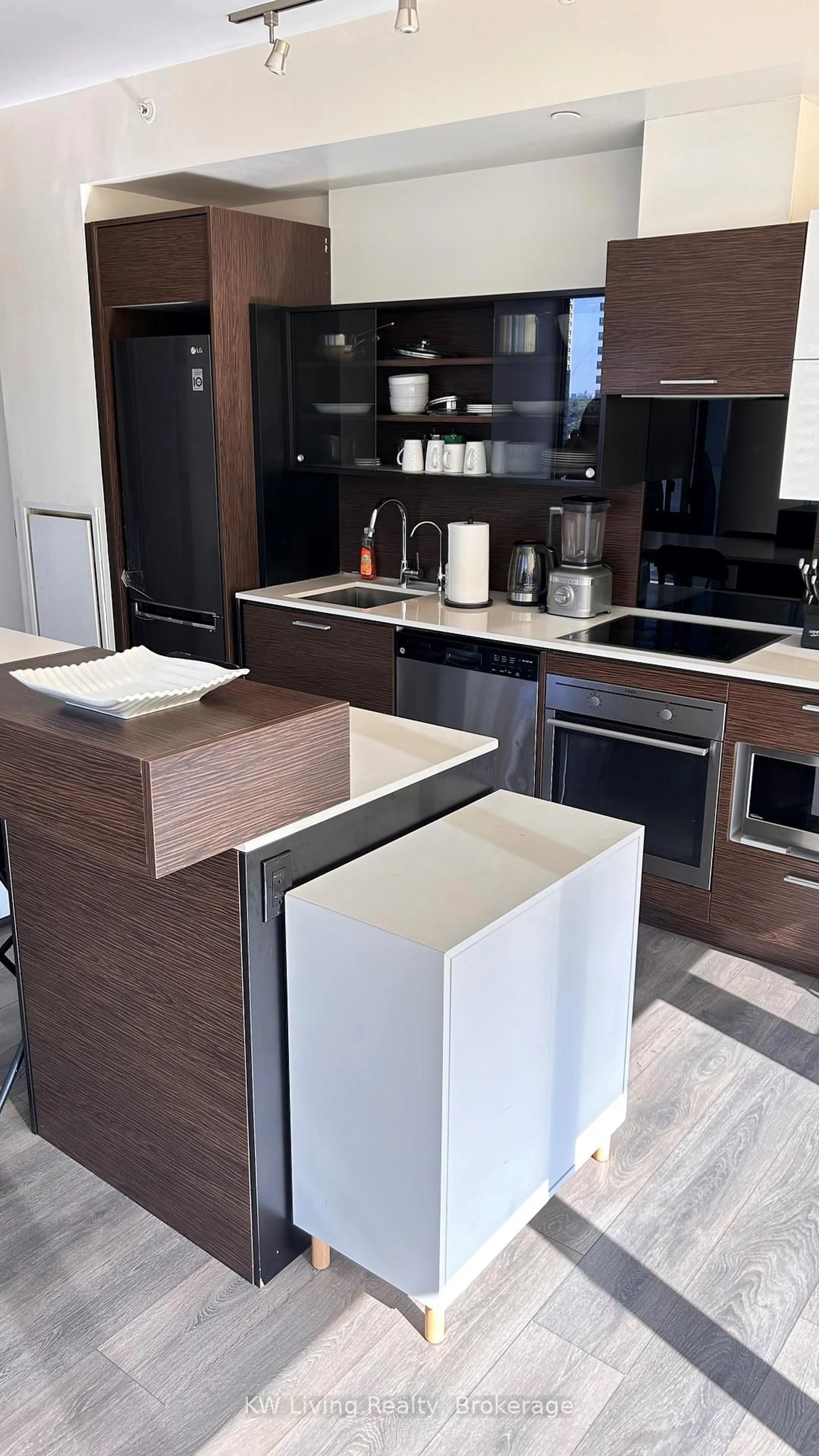Contemporary kitchen, unknown for 75 St Nicholas St #2407, Toronto Ontario M4Y 0A5