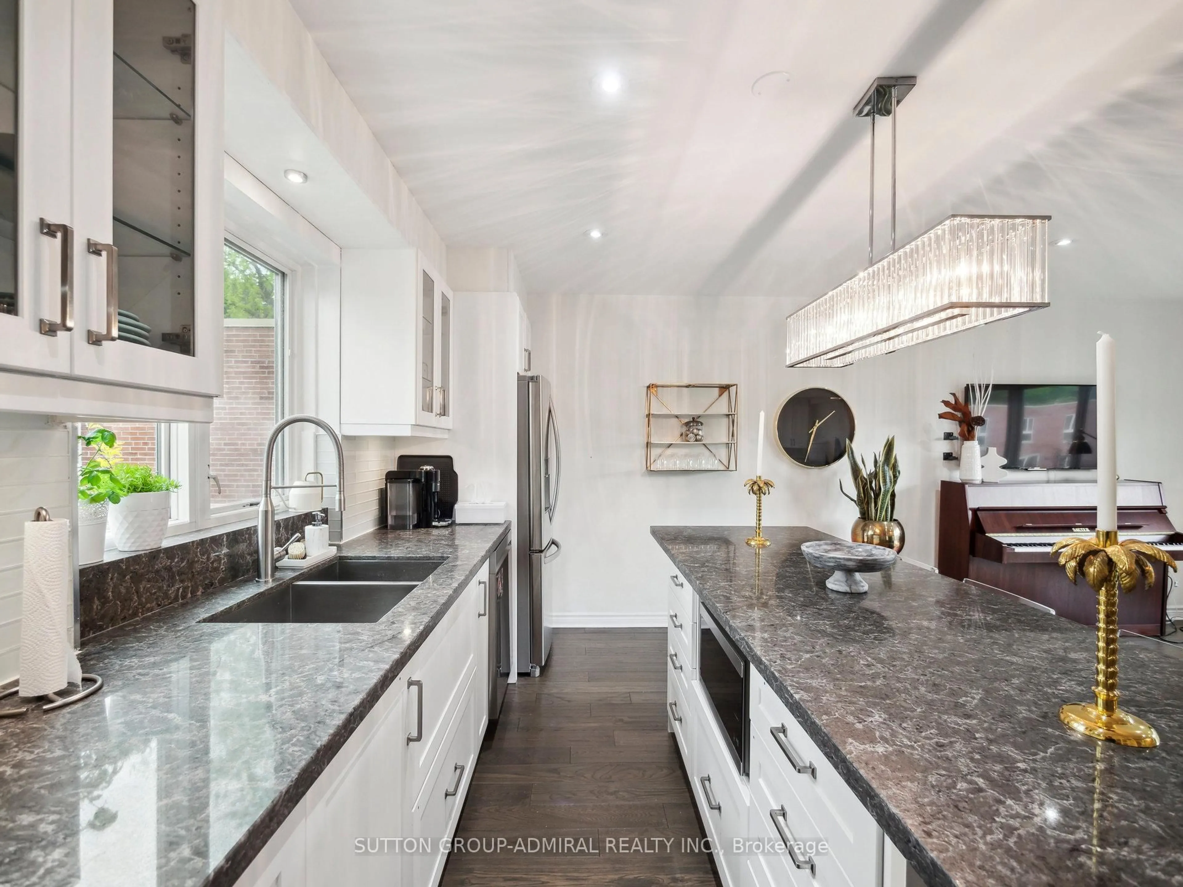 Contemporary kitchen, ceramic/tile floor for 24 Anvil Millway, Toronto Ontario M2L 1R1