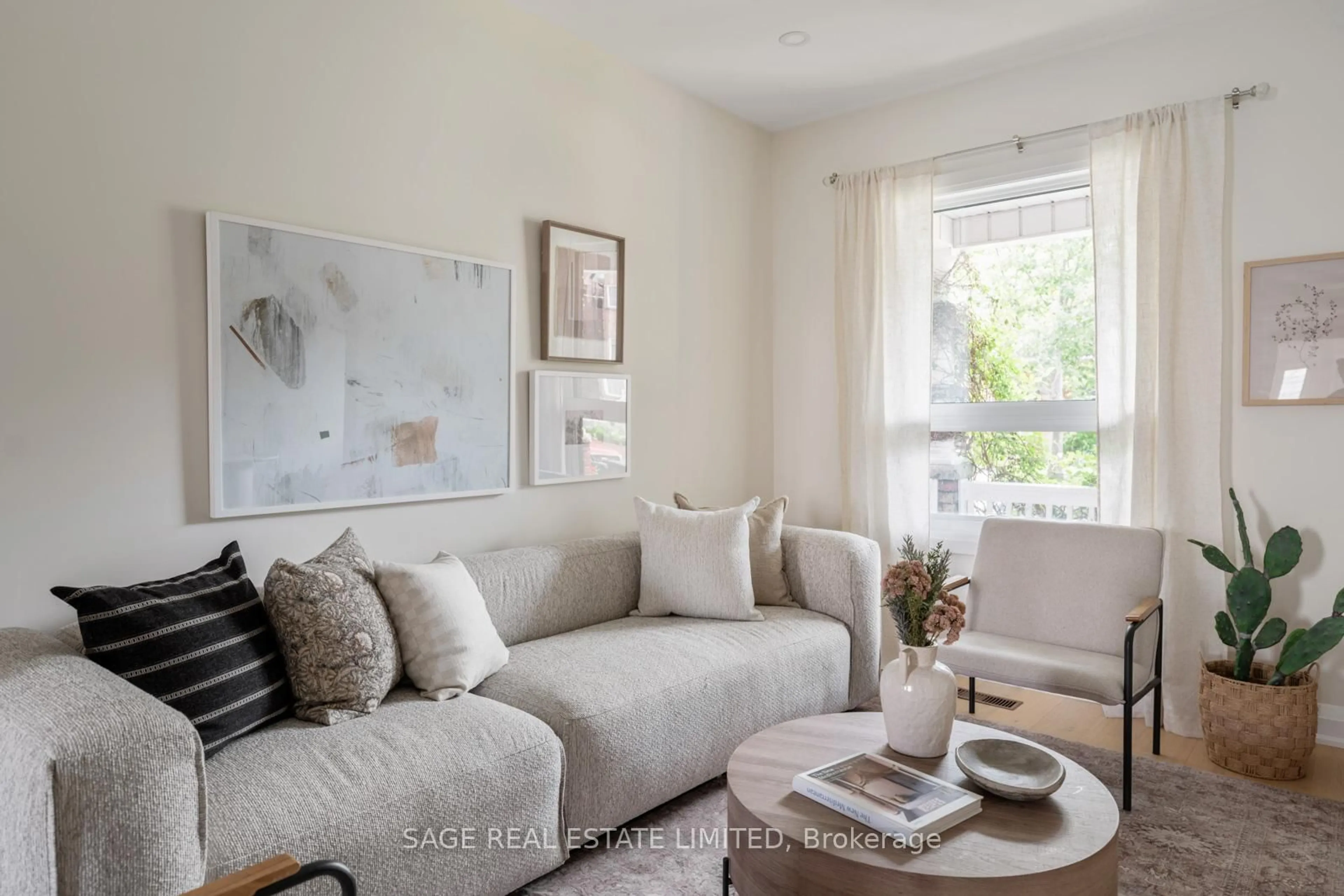 Living room with furniture, unknown for 34 Muir Ave, Toronto Ontario M6H 1E8