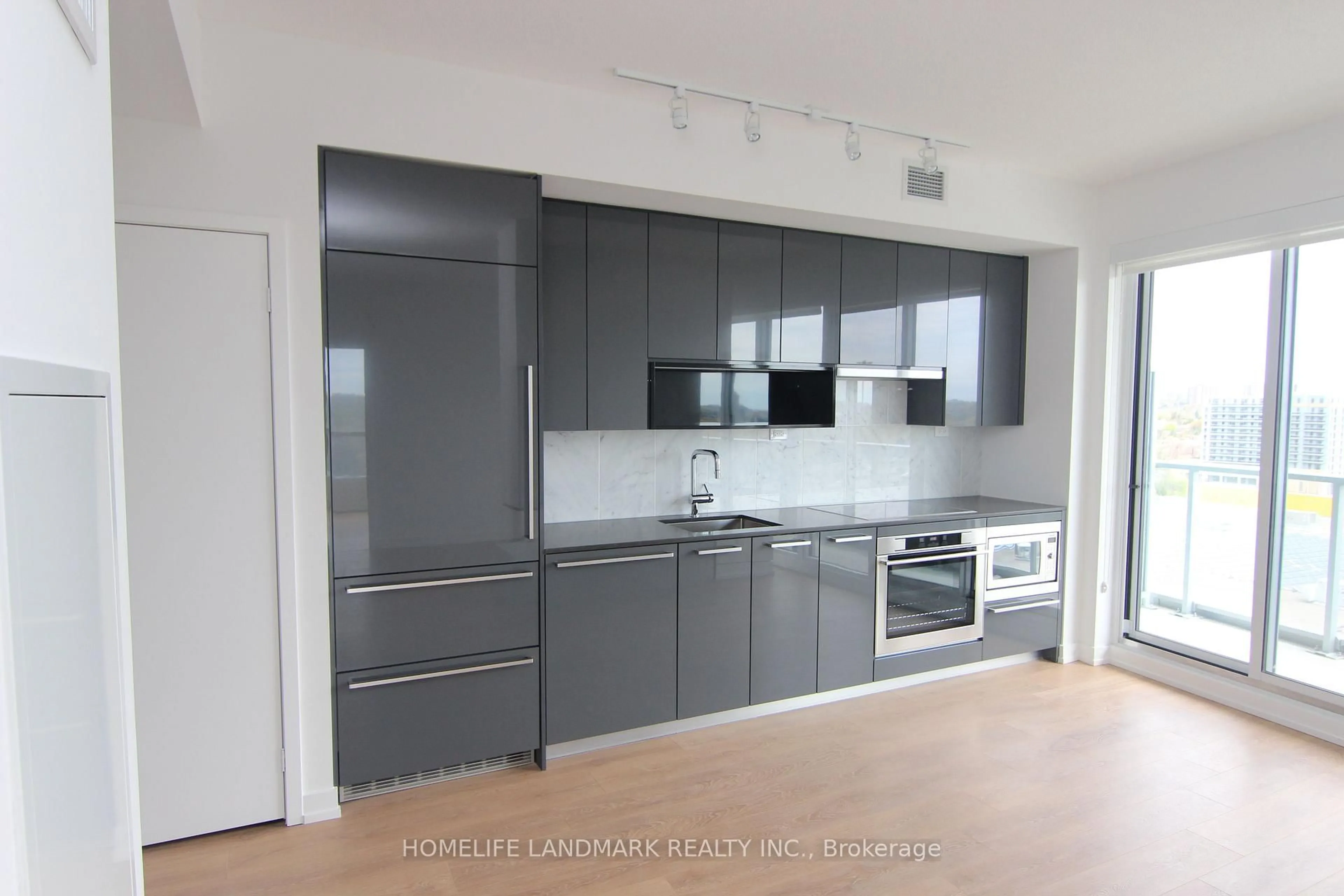 Standard kitchen, unknown for 117 Mcmahon Dr #702, Toronto Ontario M2K 0E4