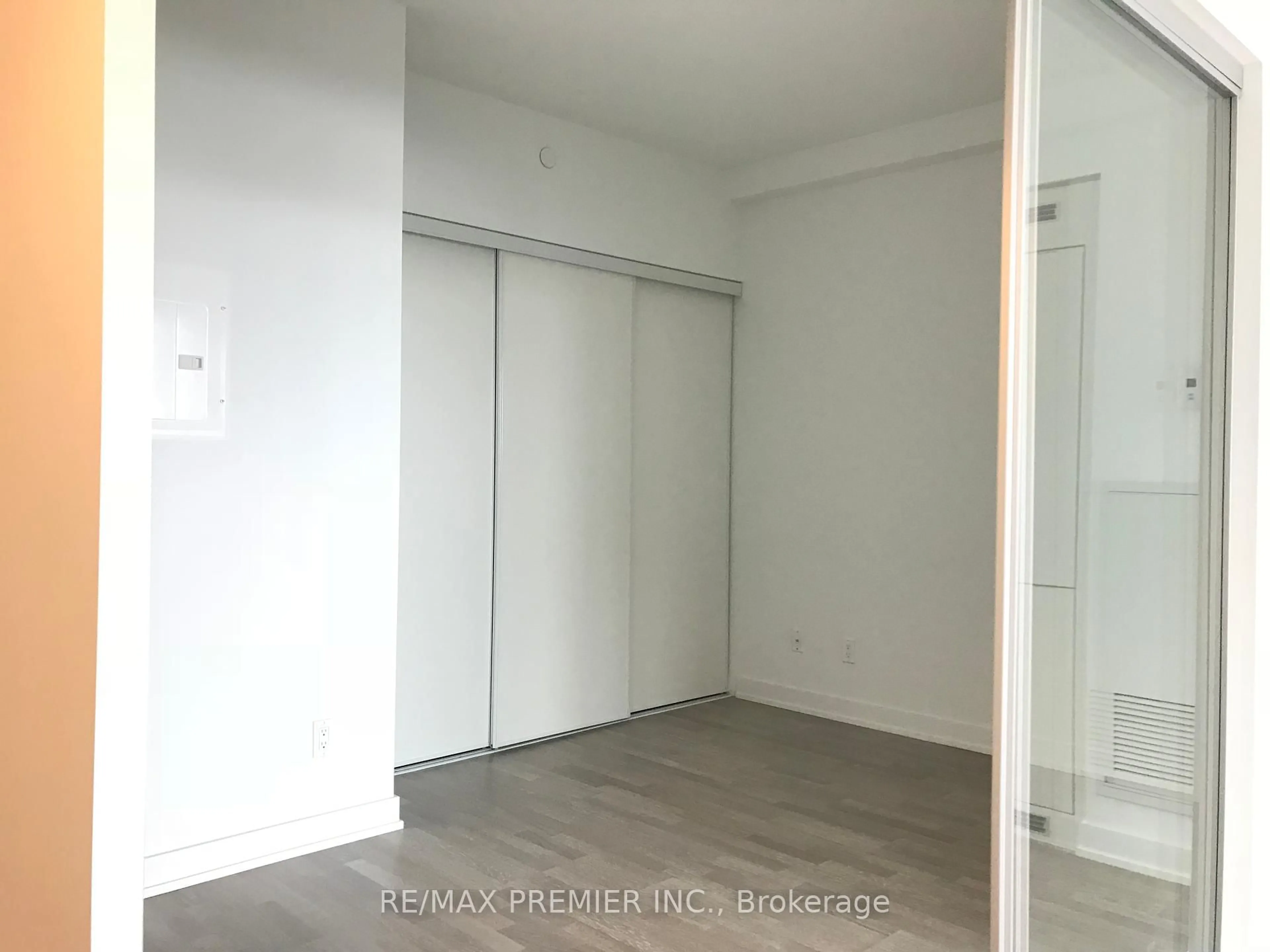 A pic of a room for 501 St Clair Ave #320, Toronto Ontario M5P 0A2