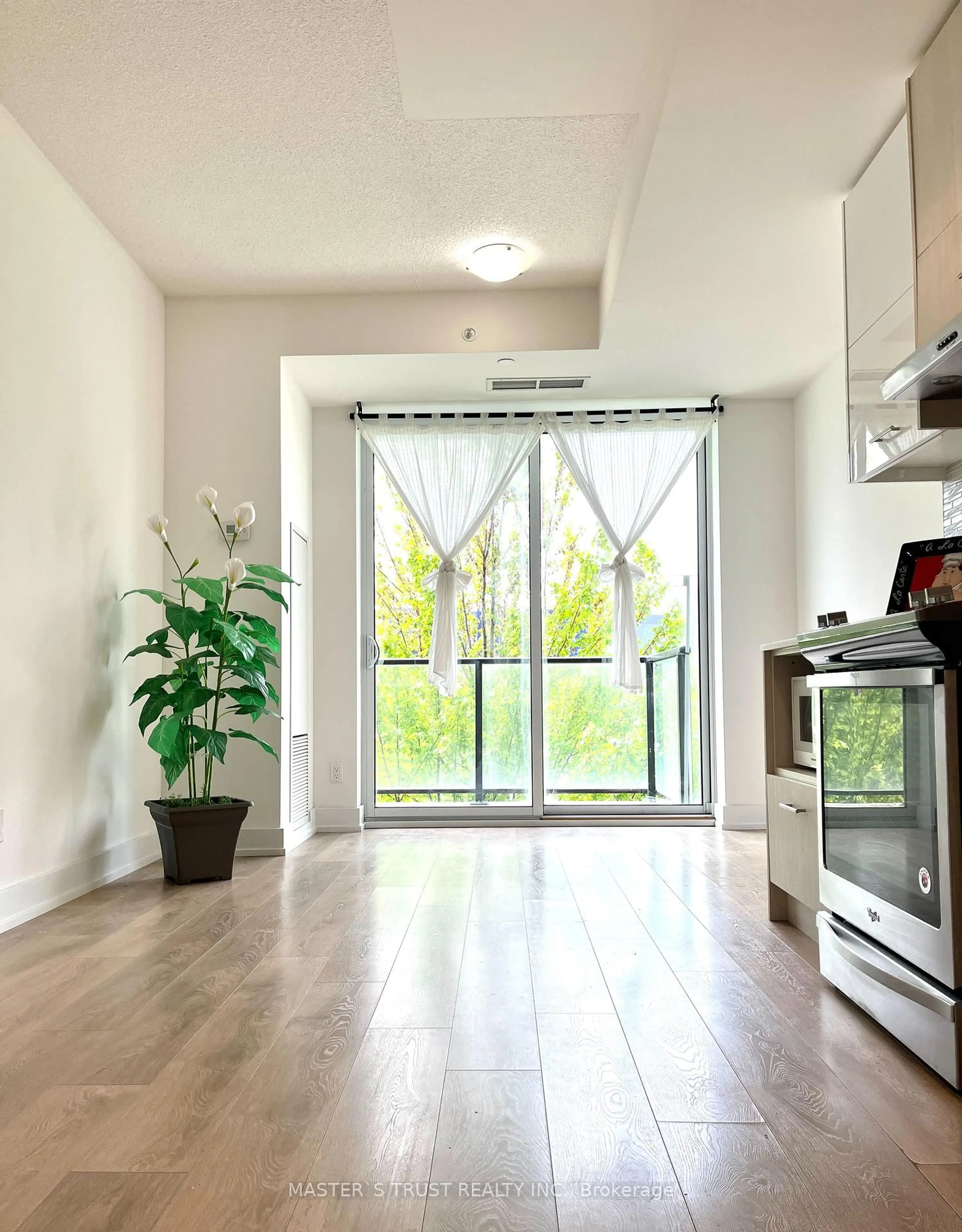 Indoor entryway for 150 Fairview Mall Dr #216, Toronto Ontario M2J 0E7