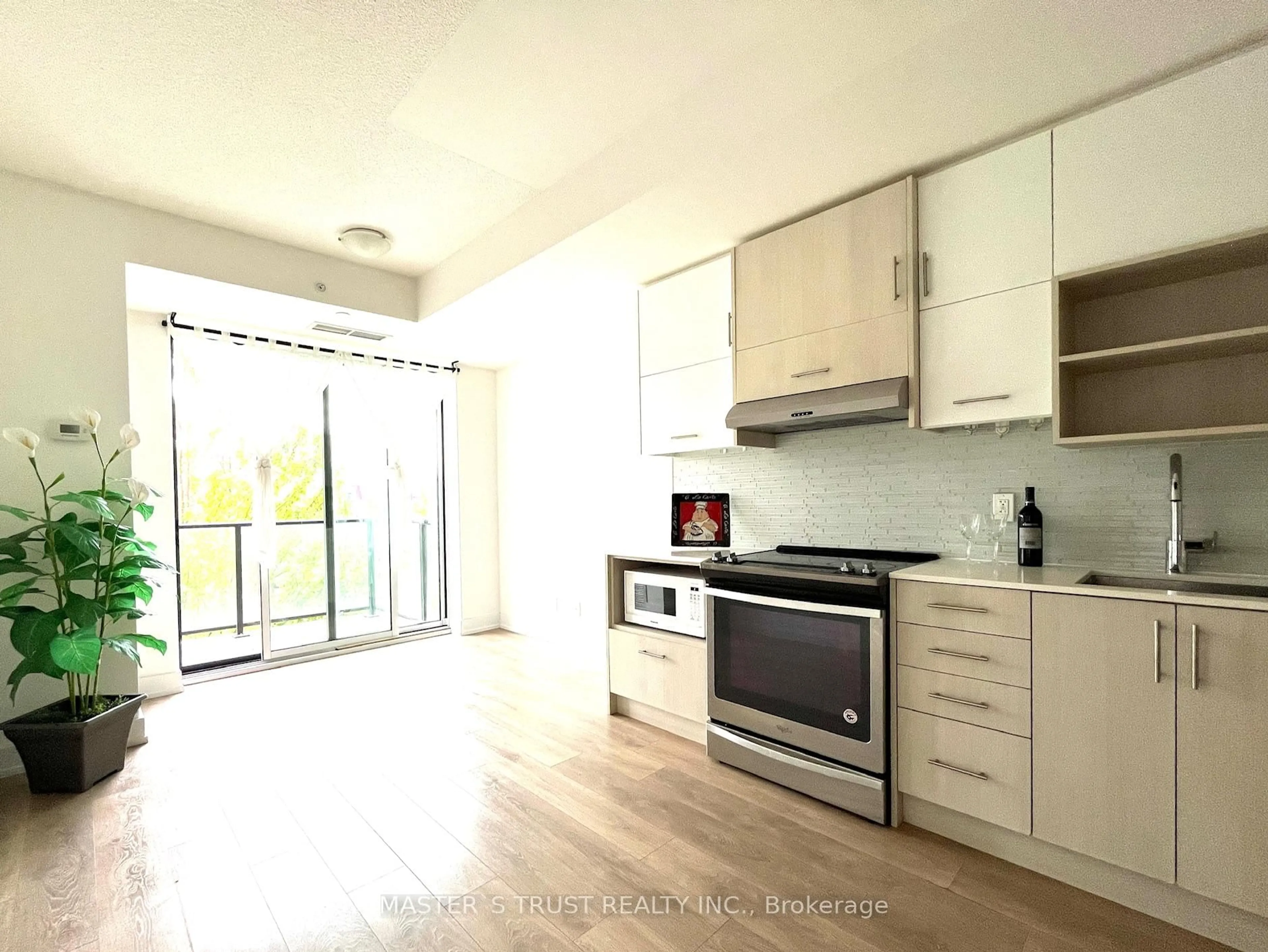 Standard kitchen, wood/laminate floor for 150 Fairview Mall Dr #216, Toronto Ontario M2J 0E7