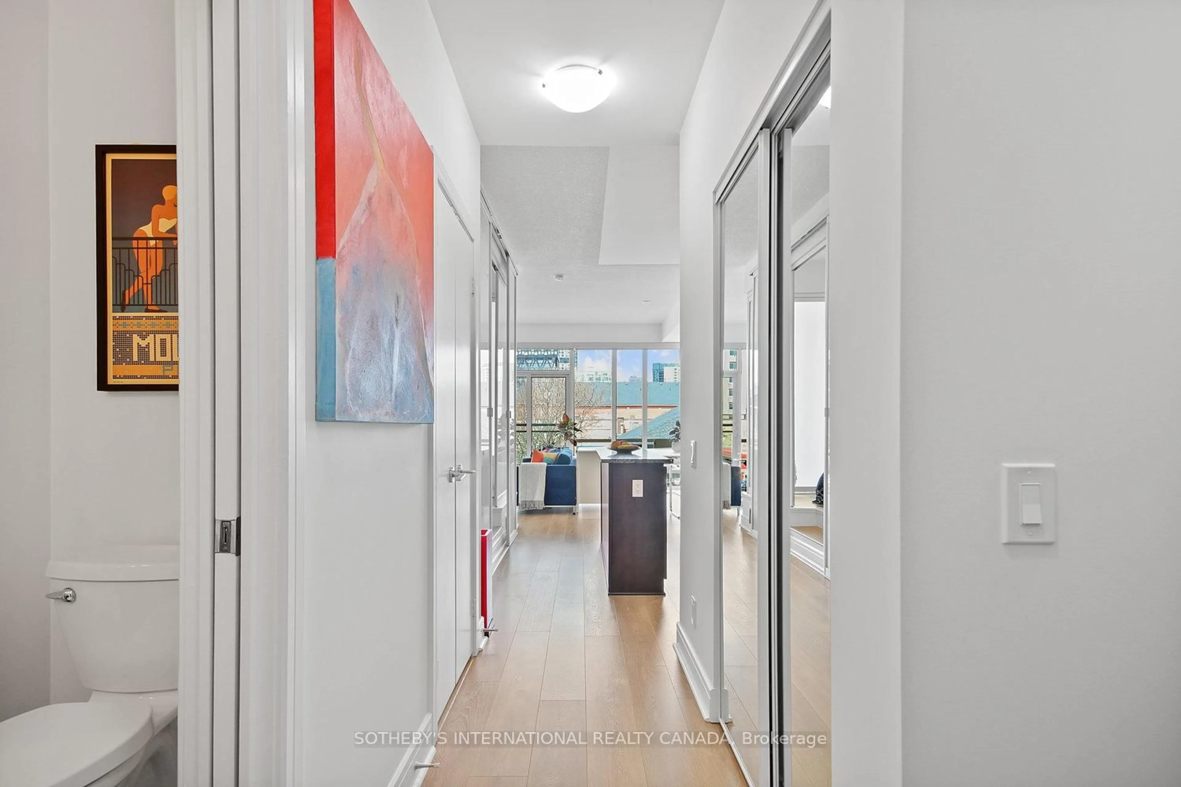 Indoor foyer for 116 George St #N309, Toronto Ontario M5A 3S2