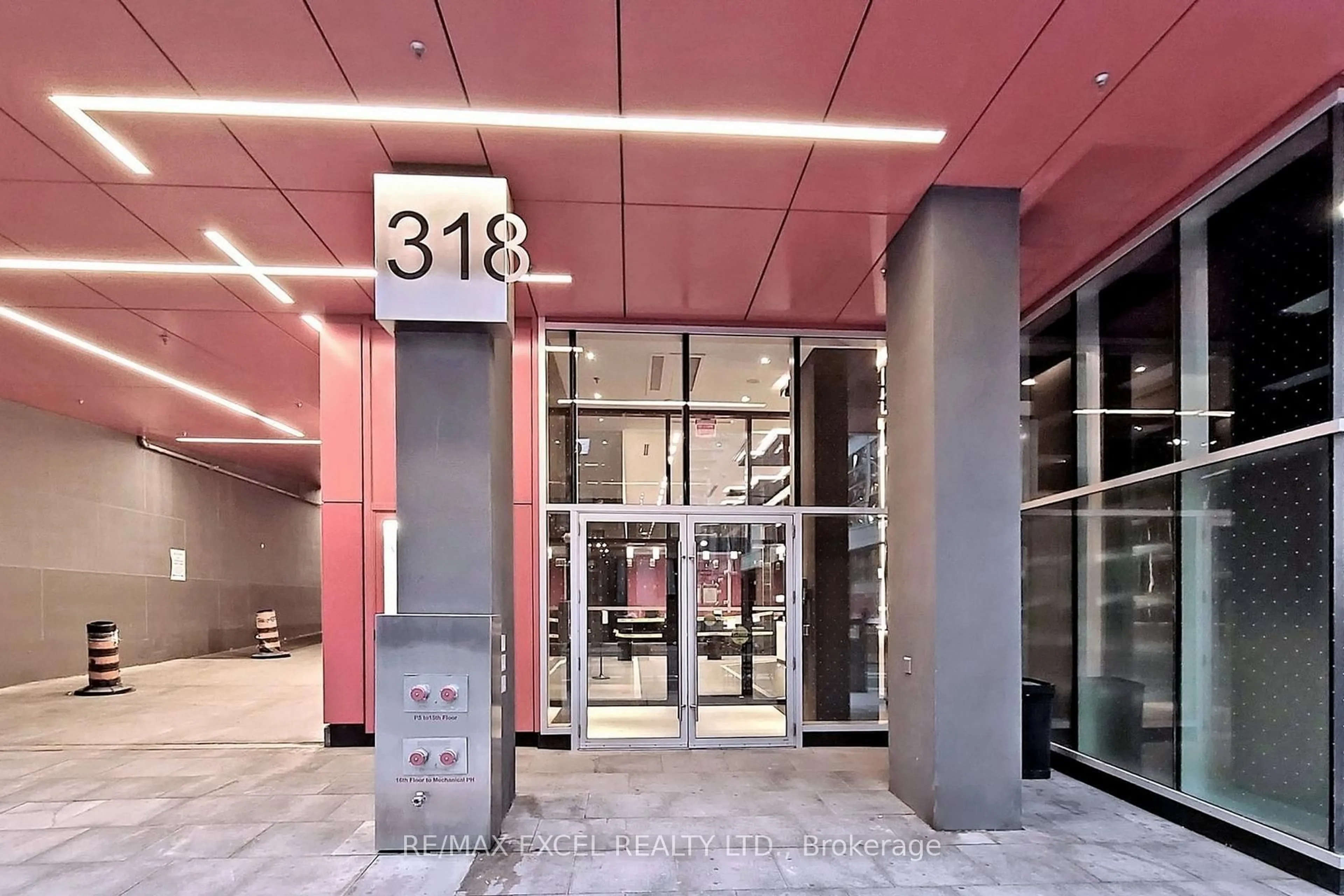 Indoor foyer for 318 Richmond St #2505, Toronto Ontario M5V 0B4
