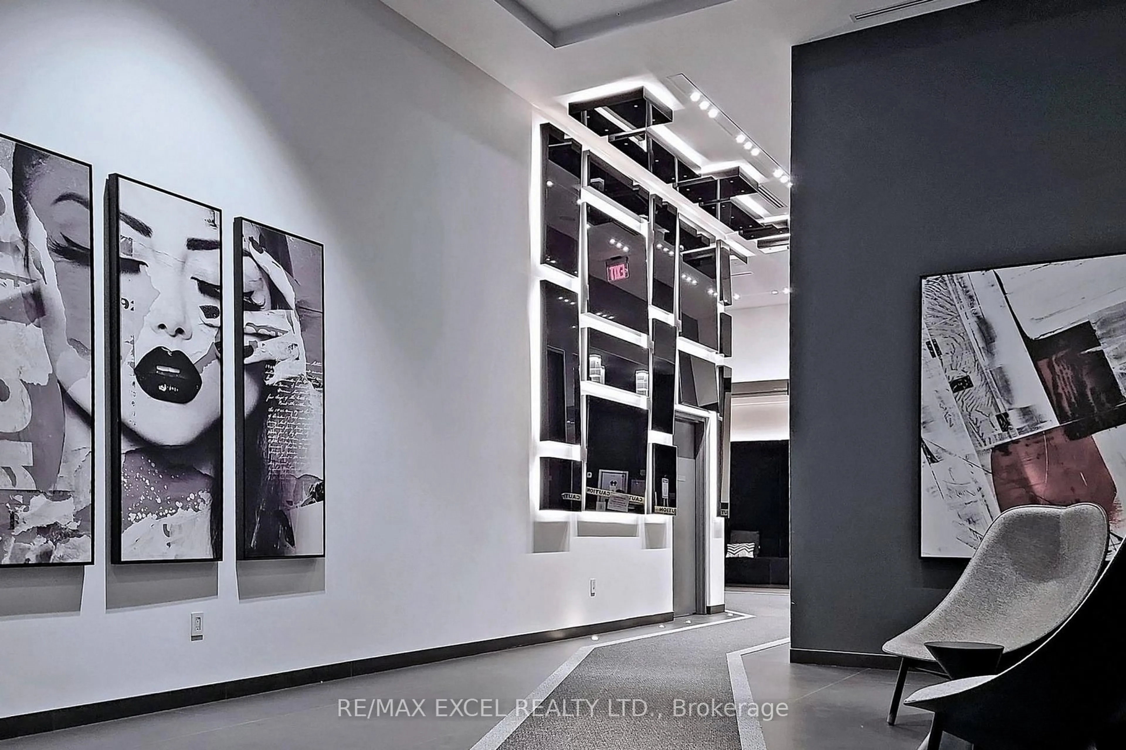 Indoor foyer for 318 Richmond St #2505, Toronto Ontario M5V 0B4