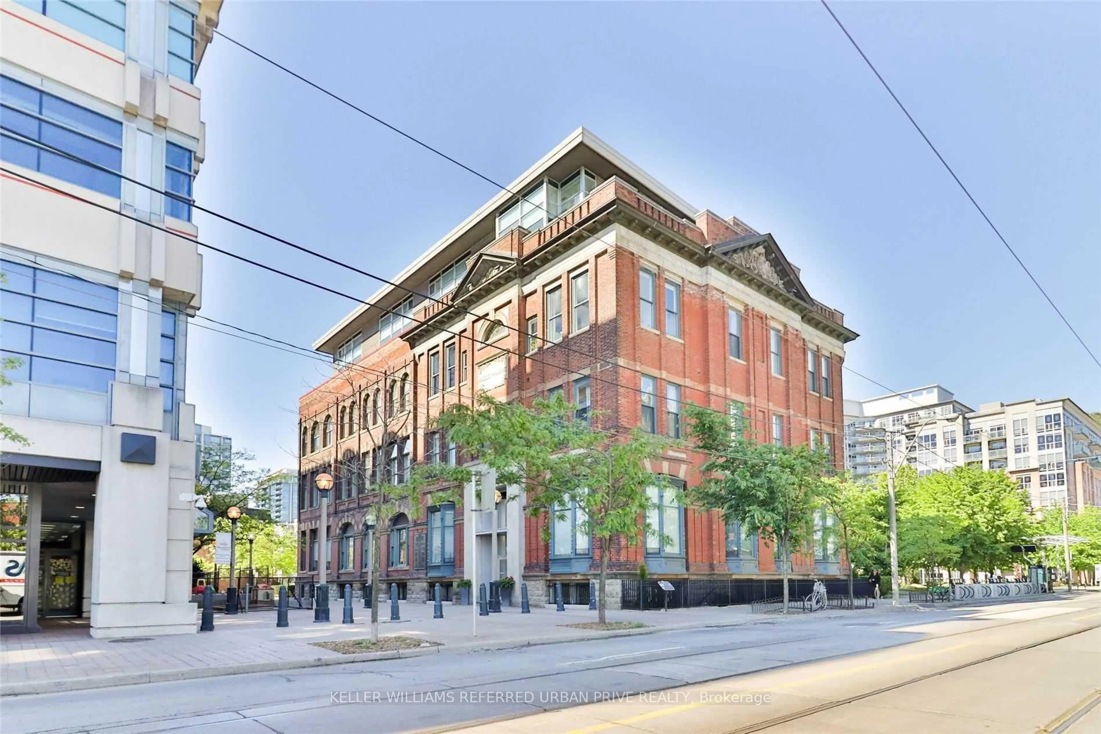 Home with brick exterior material, building for 915 King St #409, Toronto Ontario M6K 3M2