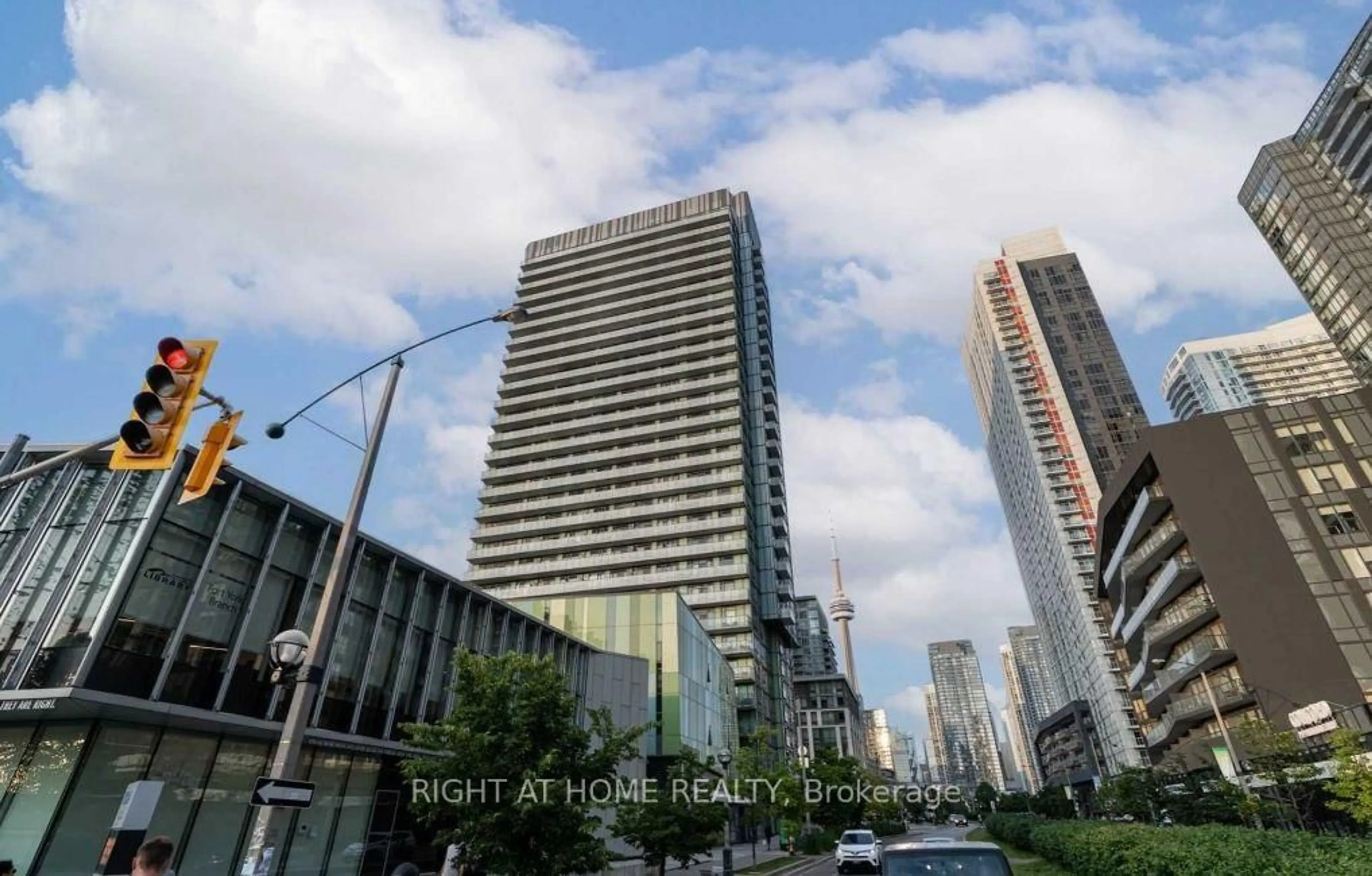 Blurry image for 170 Fort York Blvd #310, Toronto Ontario M5V 0E6