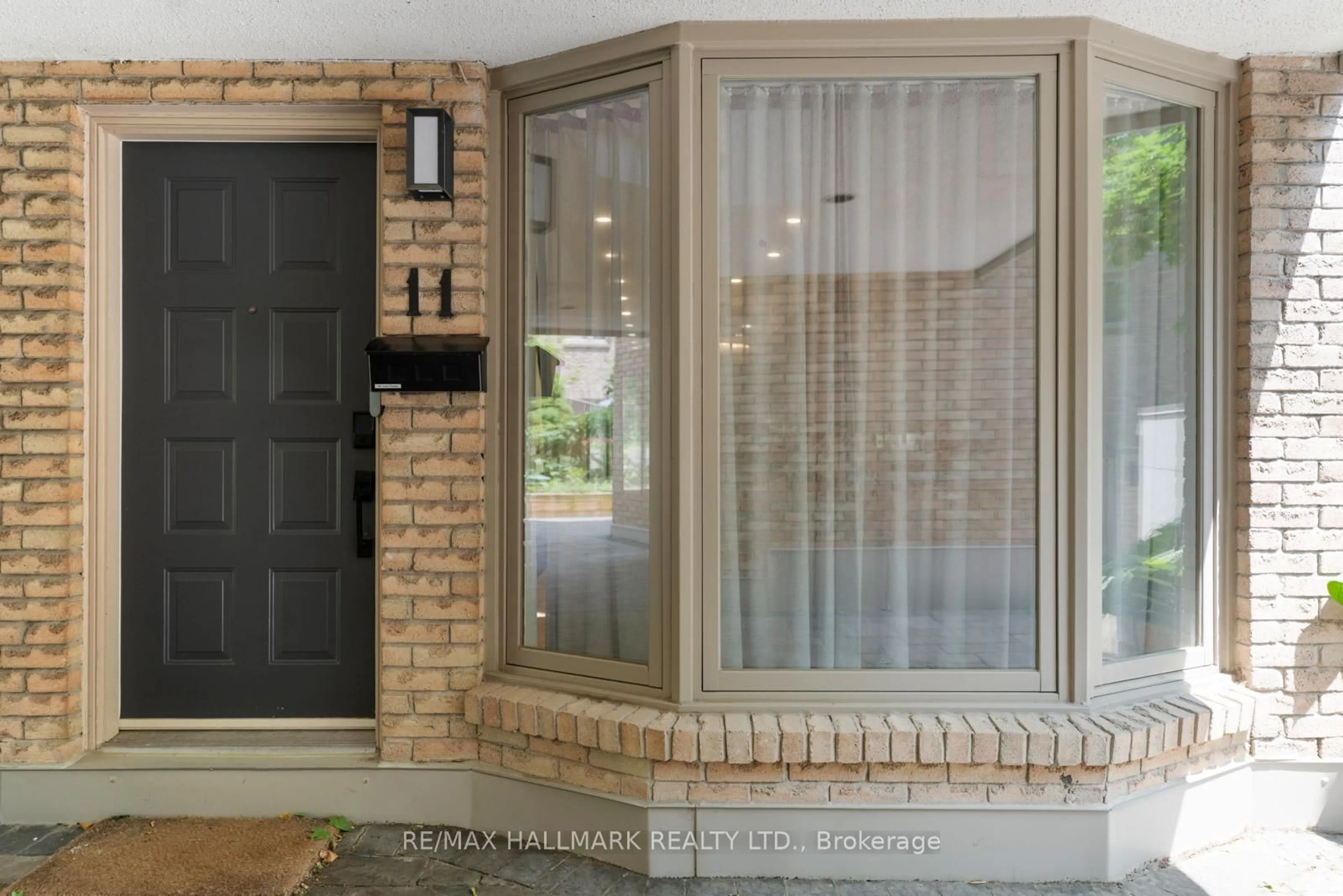 Indoor entryway for 95 Summerhill Ave #11, Toronto Ontario M4T 1B1