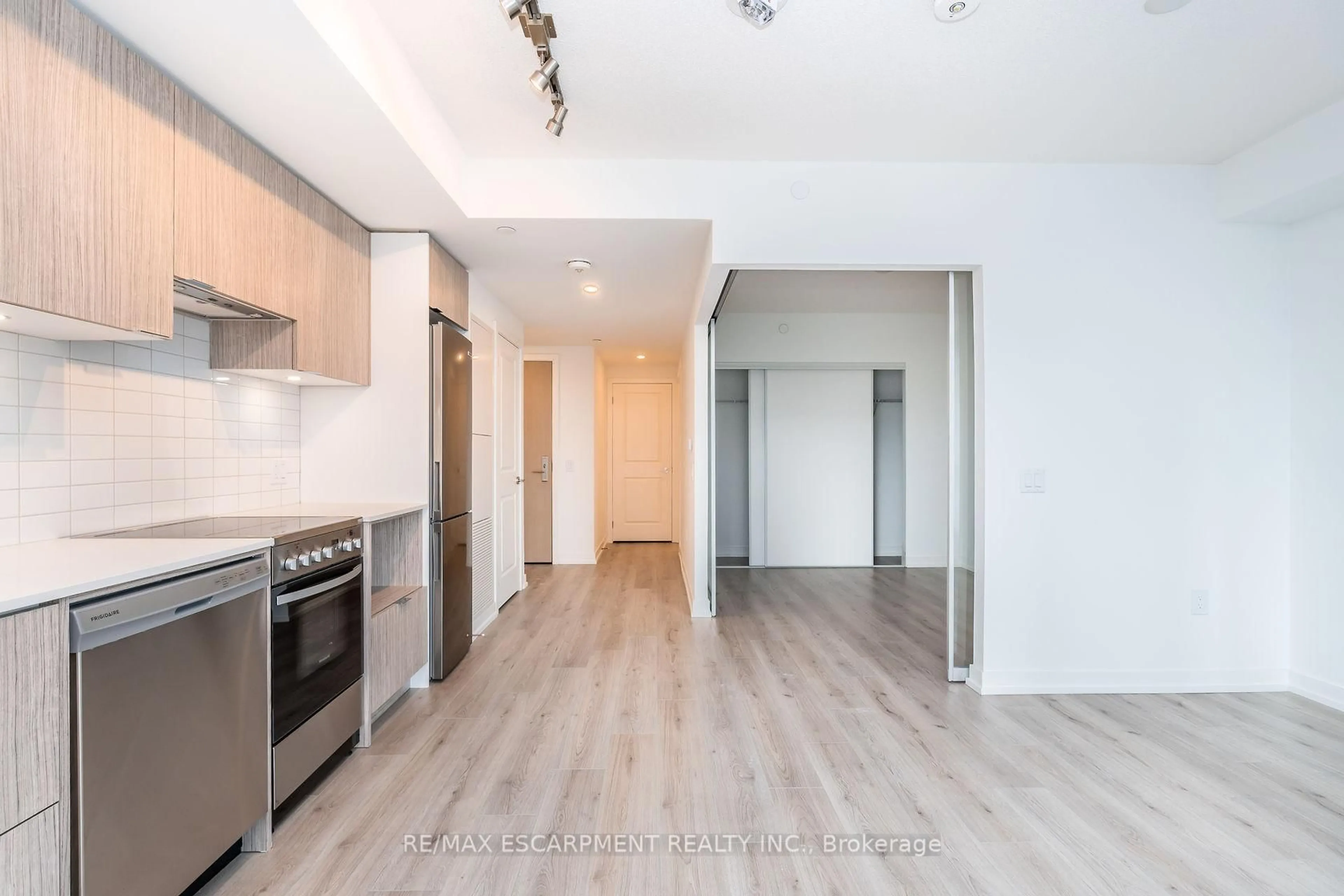 Unknown for 395 Bloor St #2201, Toronto Ontario N4W 0B4