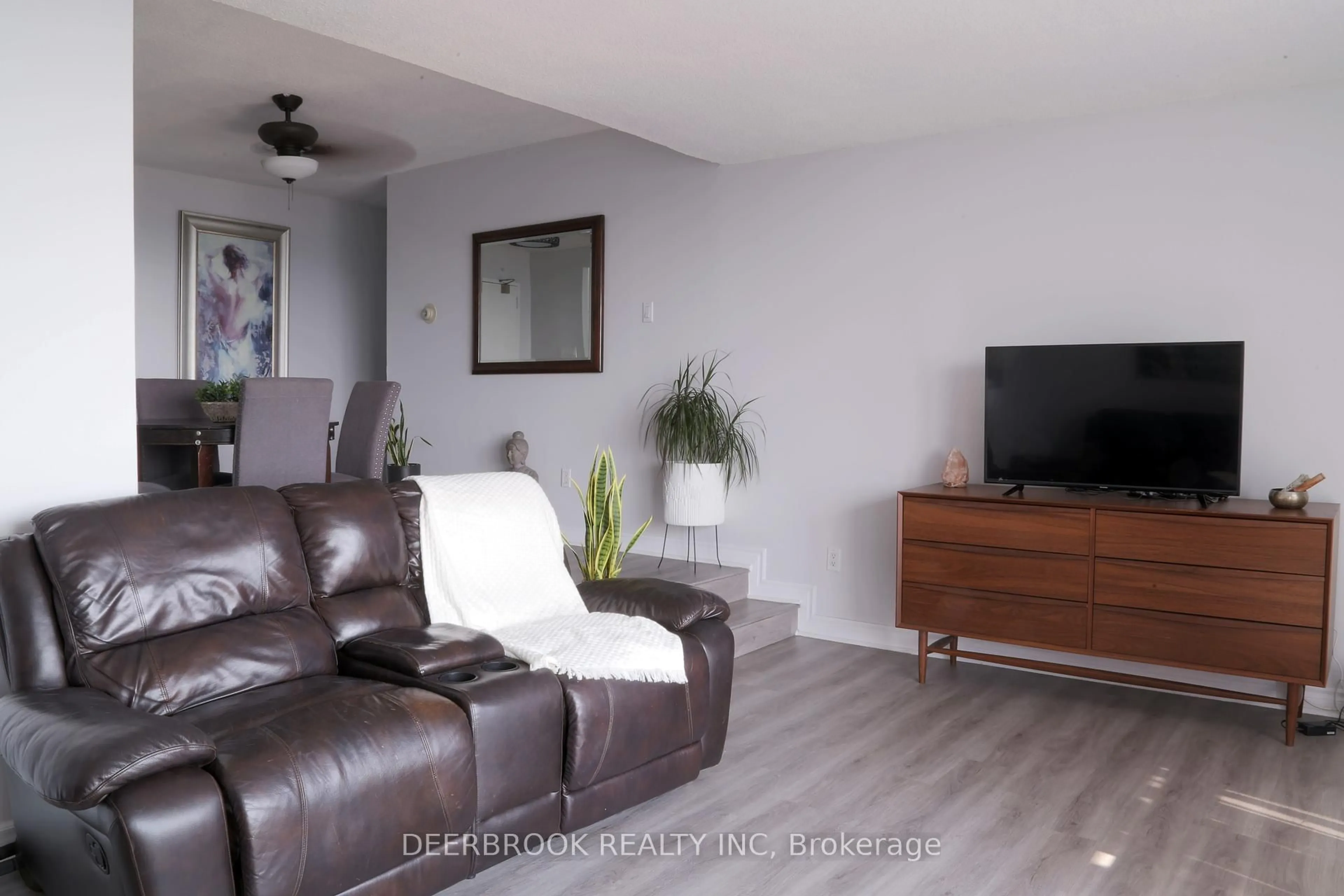 Living room with furniture, unknown for 1338 York Mills Rd #1602, Toronto Ontario M3A 3M3