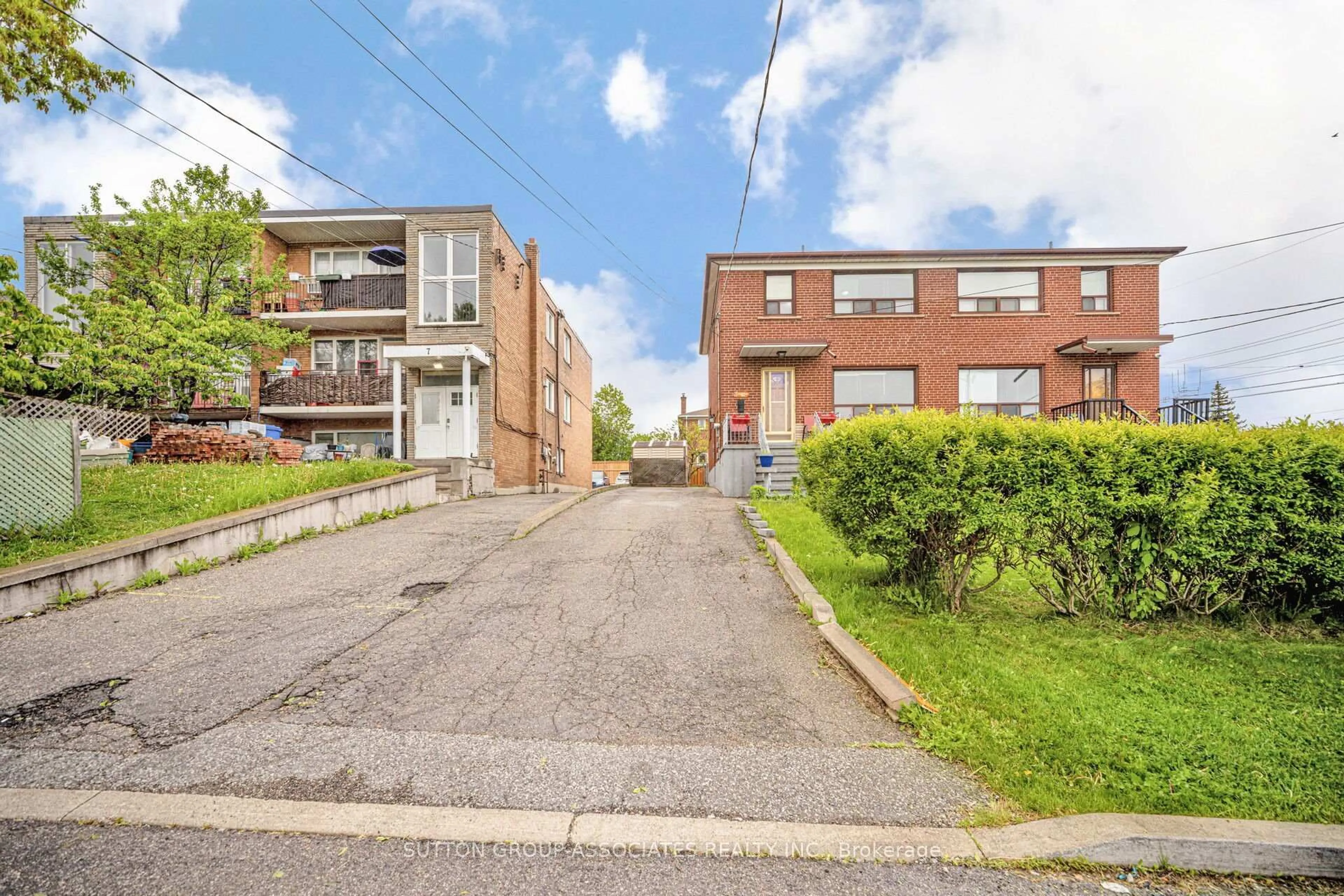 Unknown for 3 Stanstead Dr, Toronto Ontario M3H 4V5