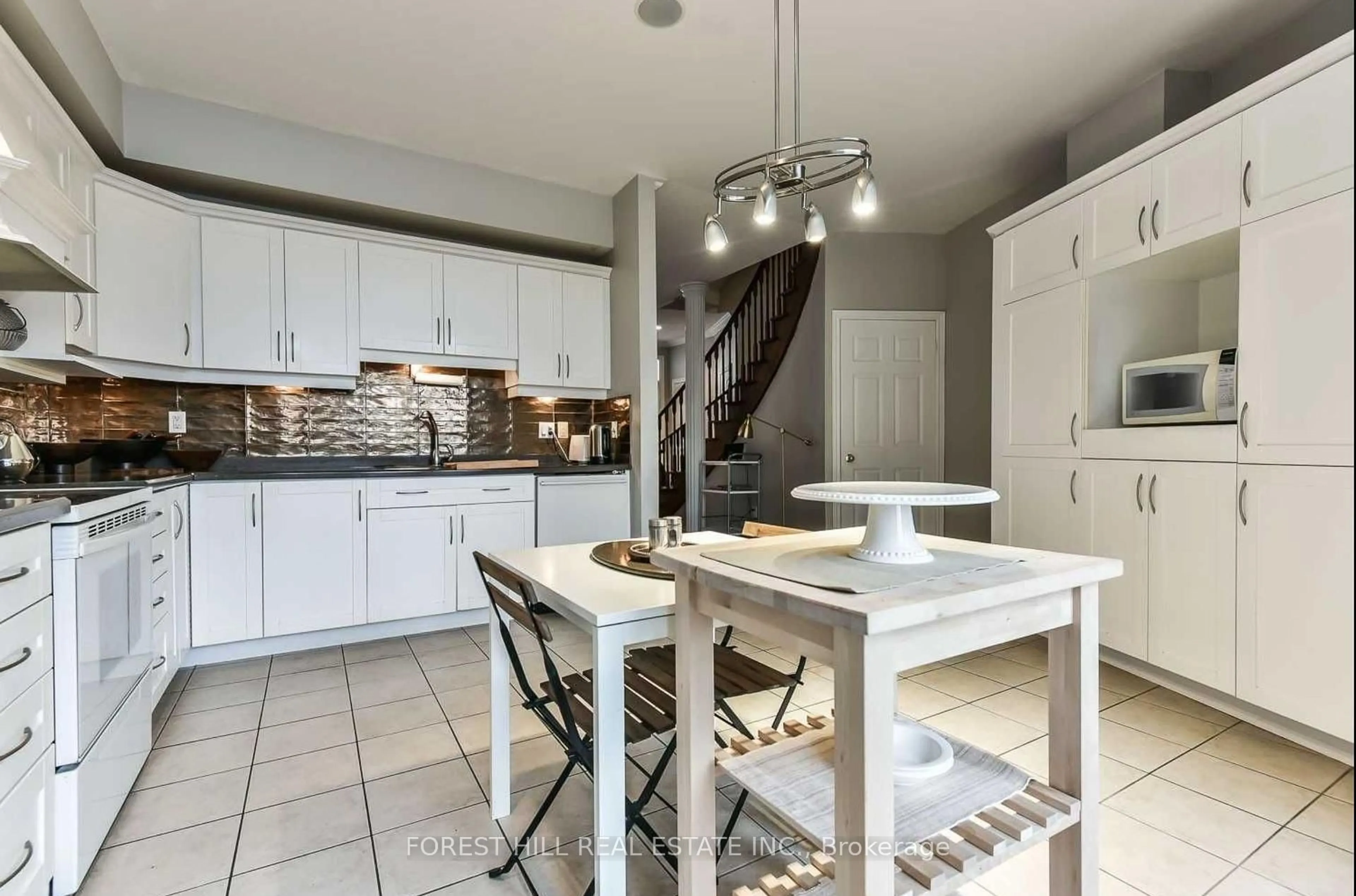 Open concept kitchen, ceramic/tile floor for 10 Horsham Ave, Toronto Ontario M2N 1Z7