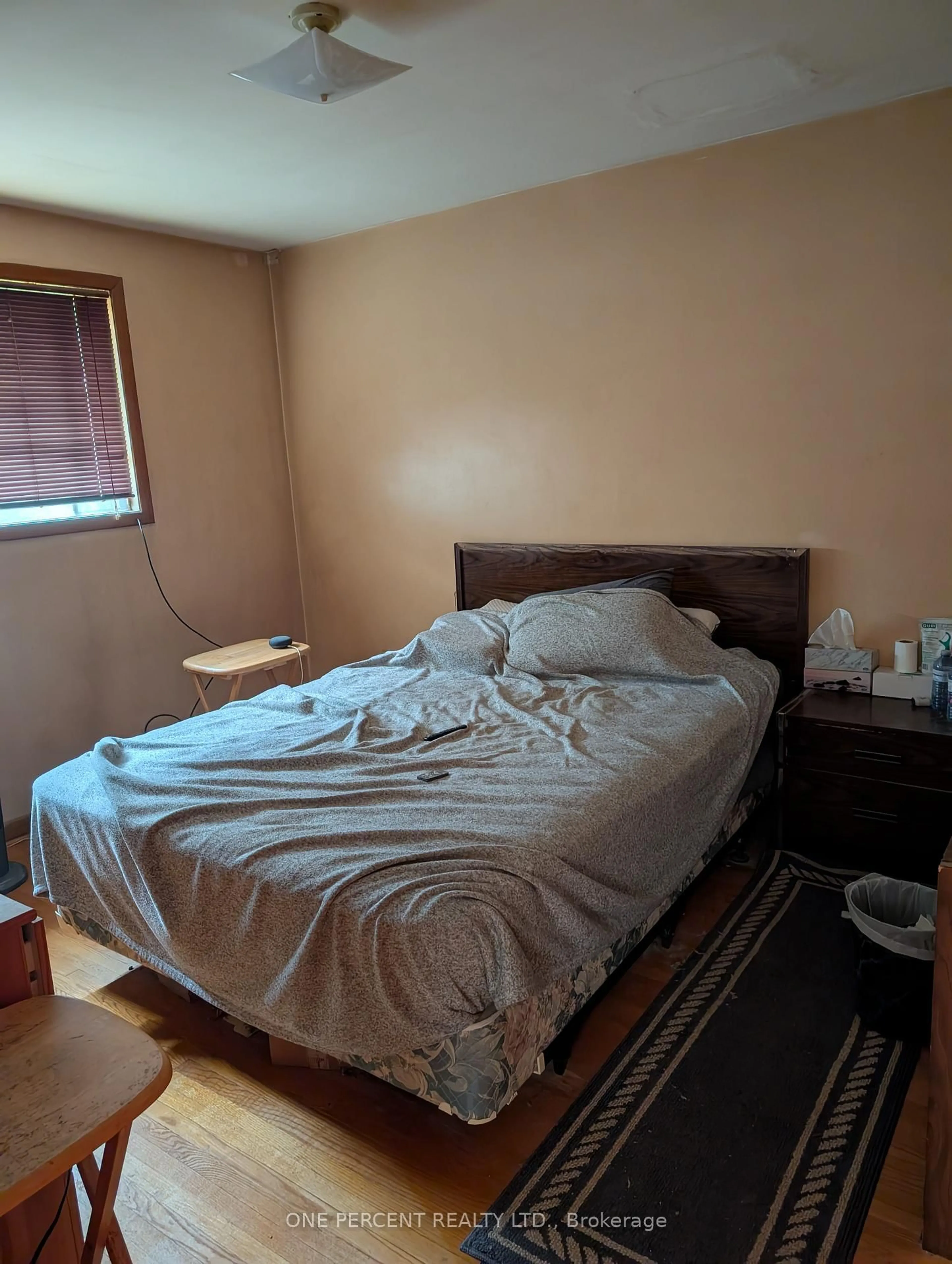 A pic of a room for 87 Lippincott St, Toronto Ontario M5S 2P2