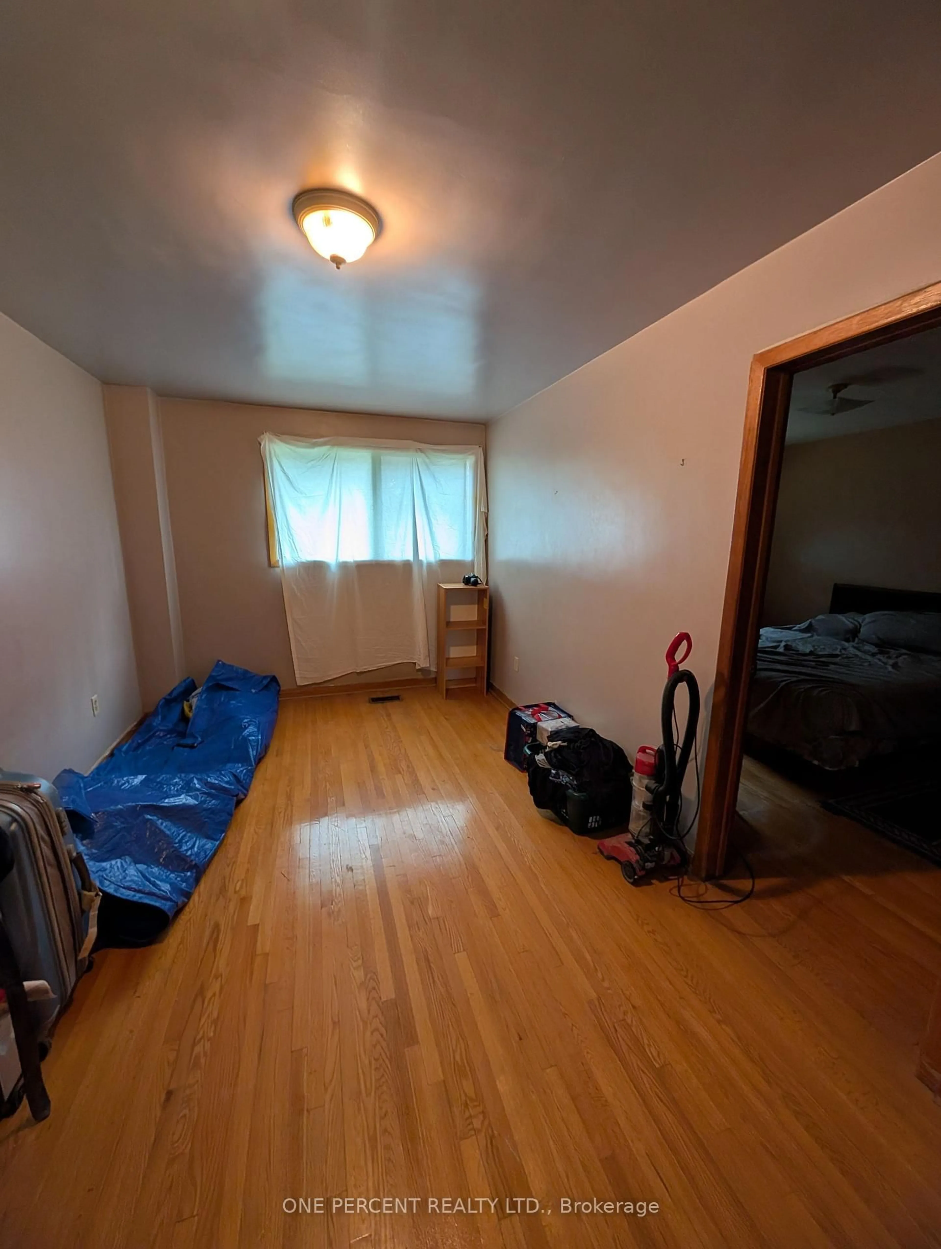 A pic of a room for 87 Lippincott St, Toronto Ontario M5S 2P2