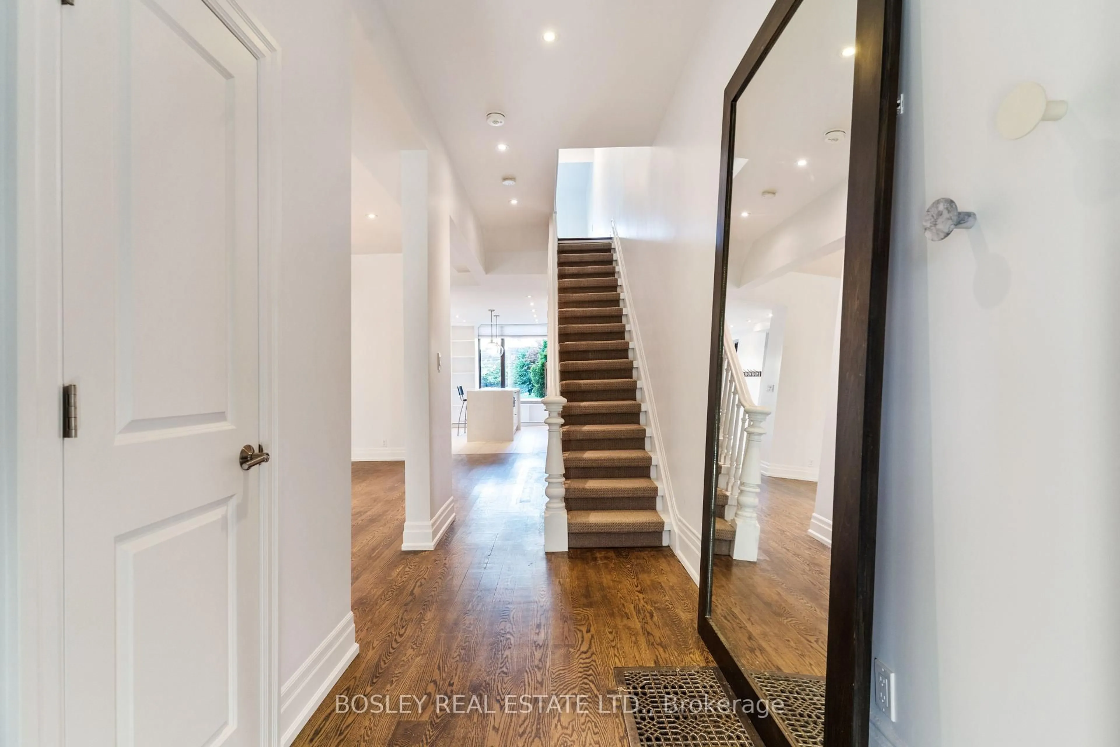 Unknown for 520 Manning Ave, Toronto Ontario M6G 2V7